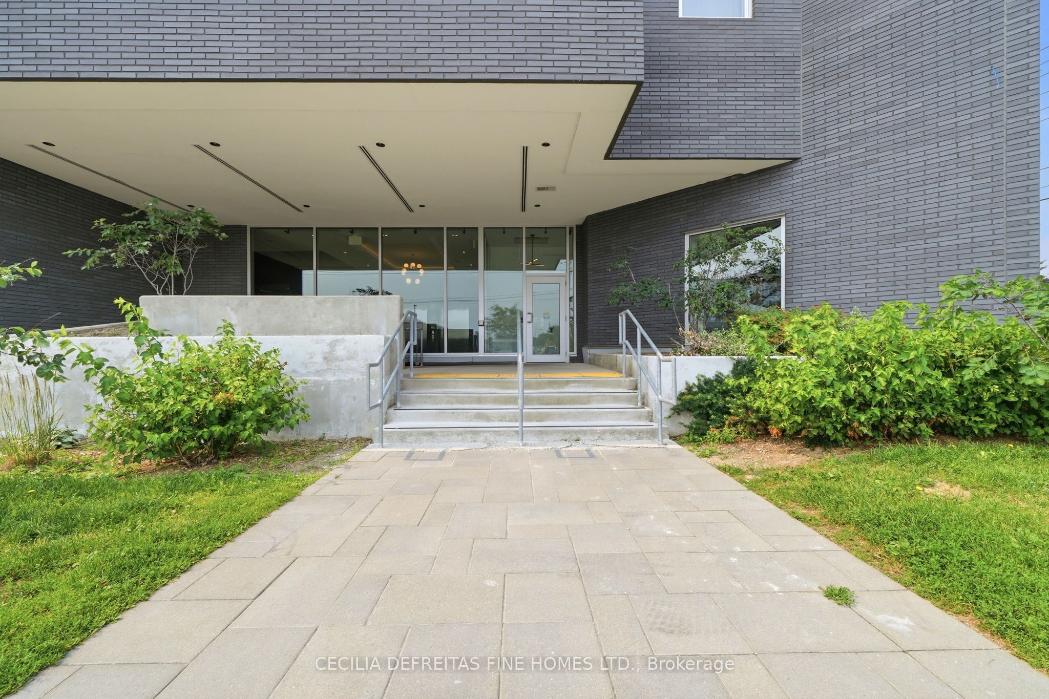 430 Essa Road 314, Barrie, ON L9J 0M1 photo 4