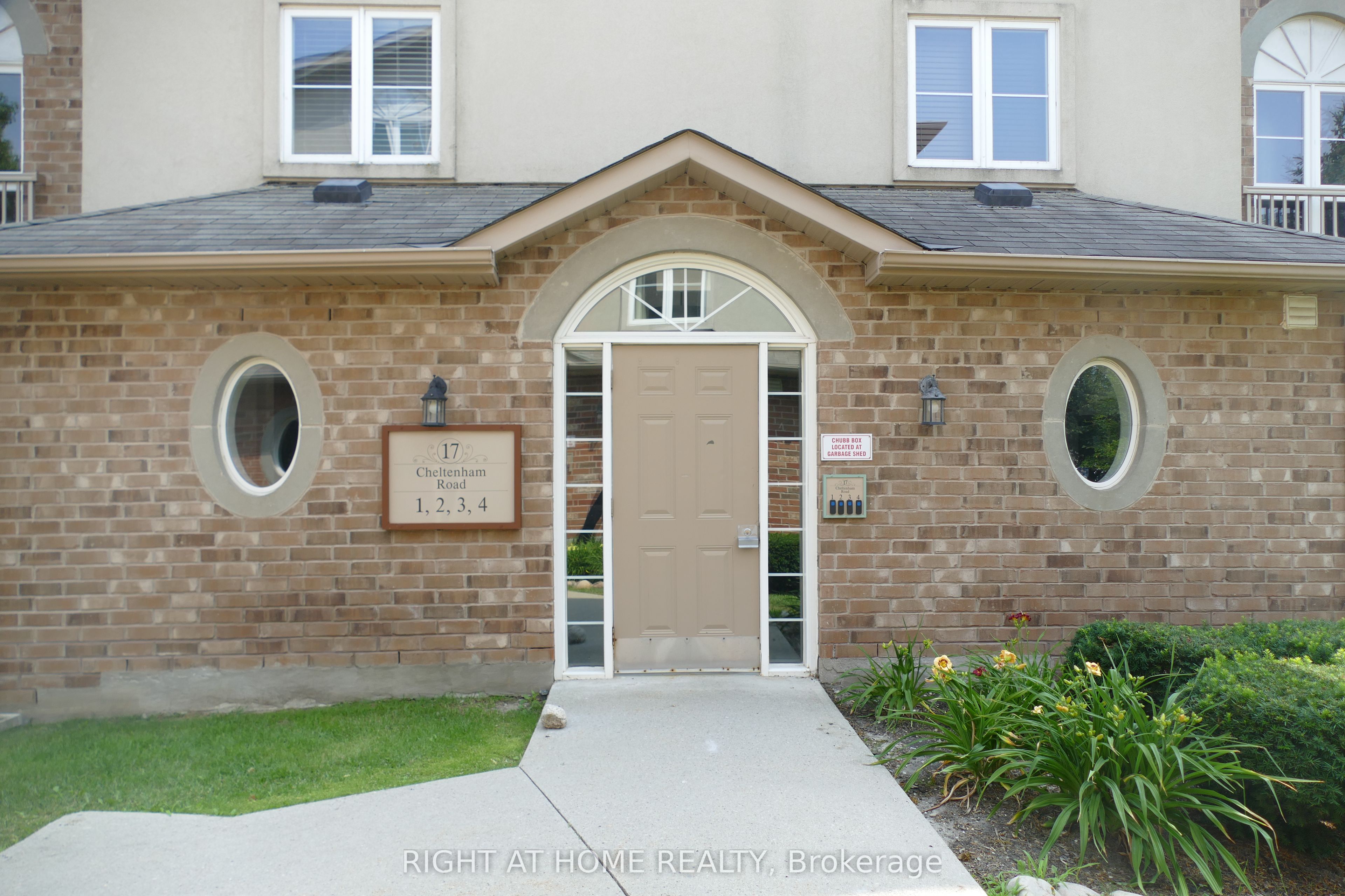 17 Cheltenham Road 2, Barrie, ON L4M 0E7 photo 3