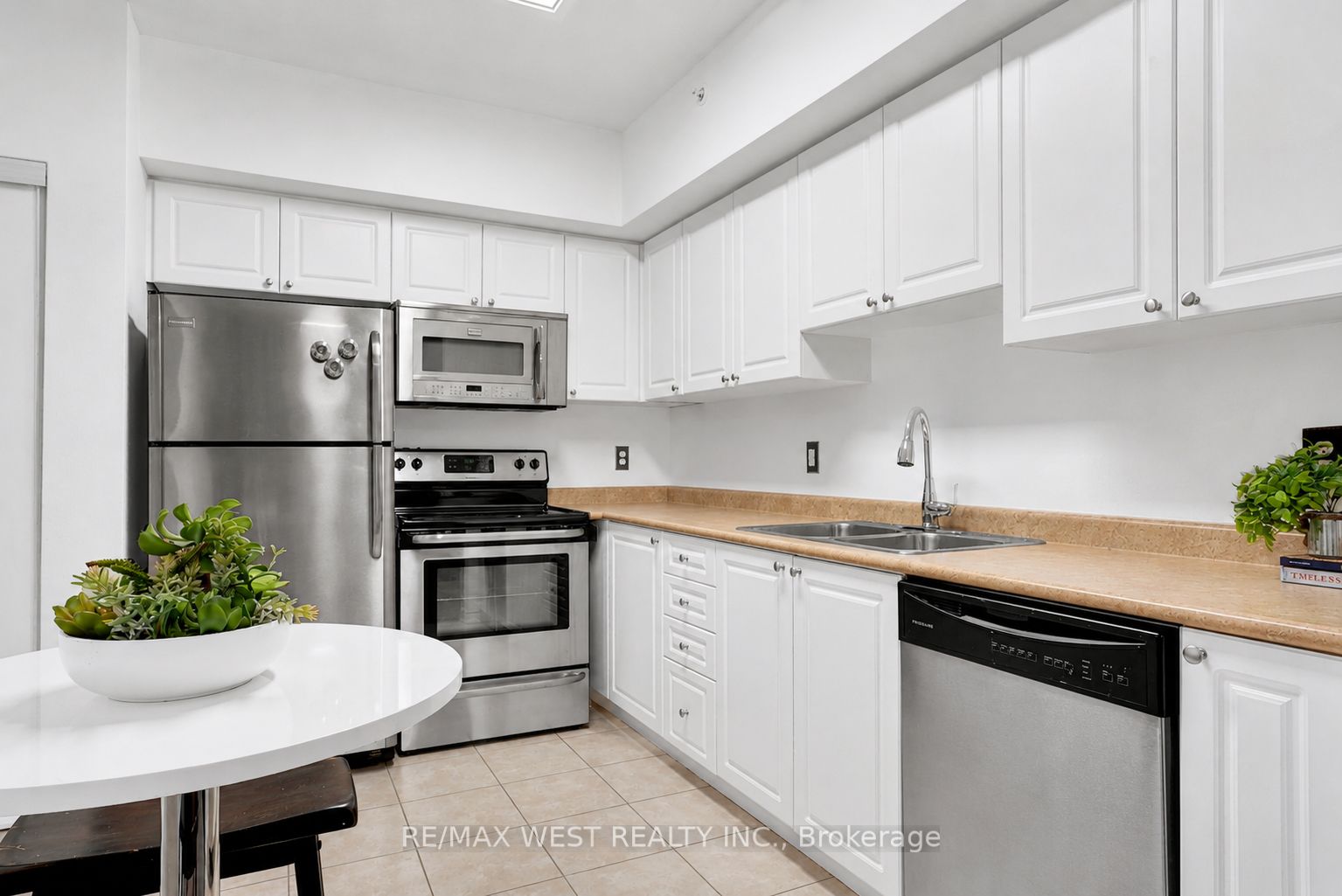 41 Ferndale Drive S 110, Barrie, ON L4N 5T6 photo 5