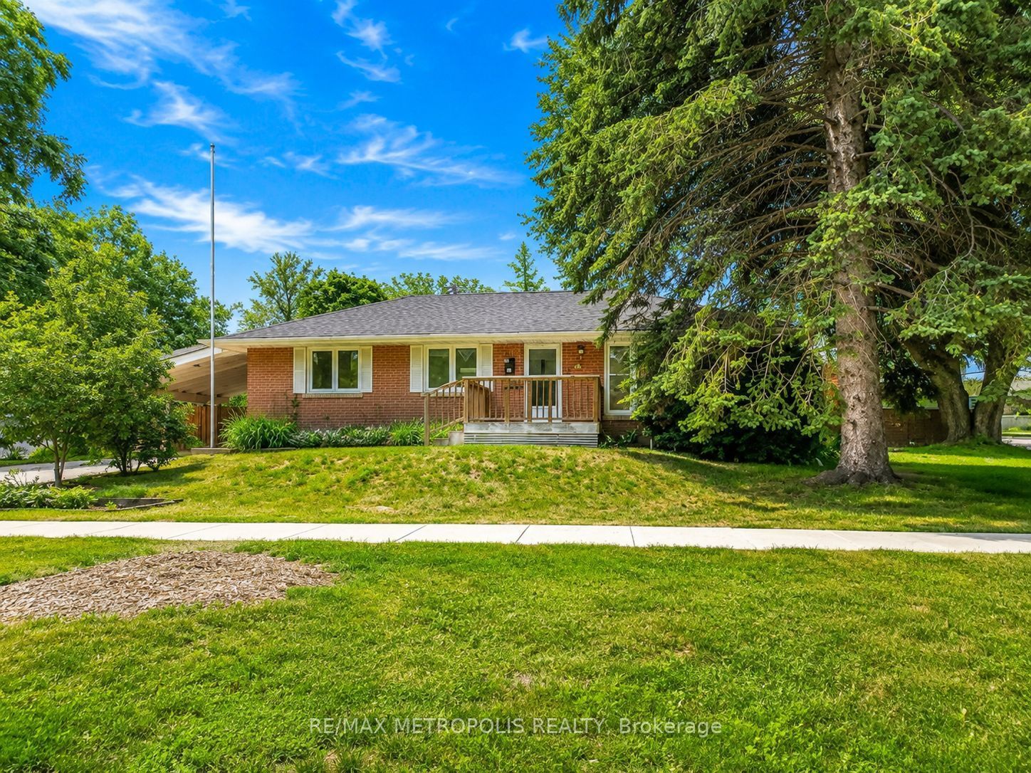 266 Napier Street MAIN, Barrie, ON L4M 1X9 photo 2