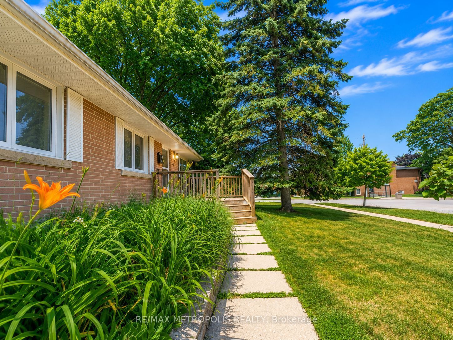 266 Napier Street MAIN, Barrie, ON L4M 1X9 photo 4