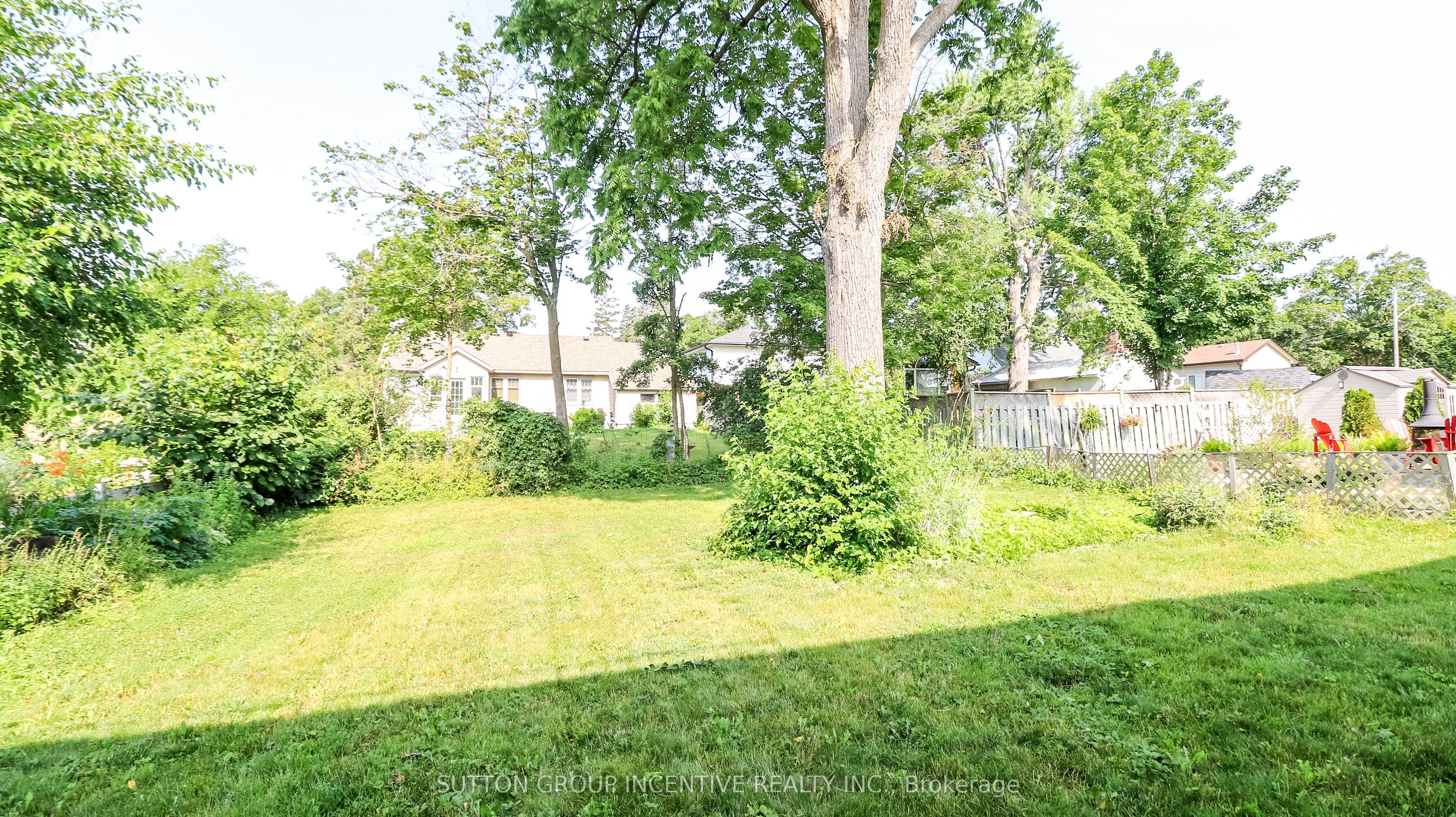 16 Varden Crescent, Barrie, ON L4M 4N9 photo 5