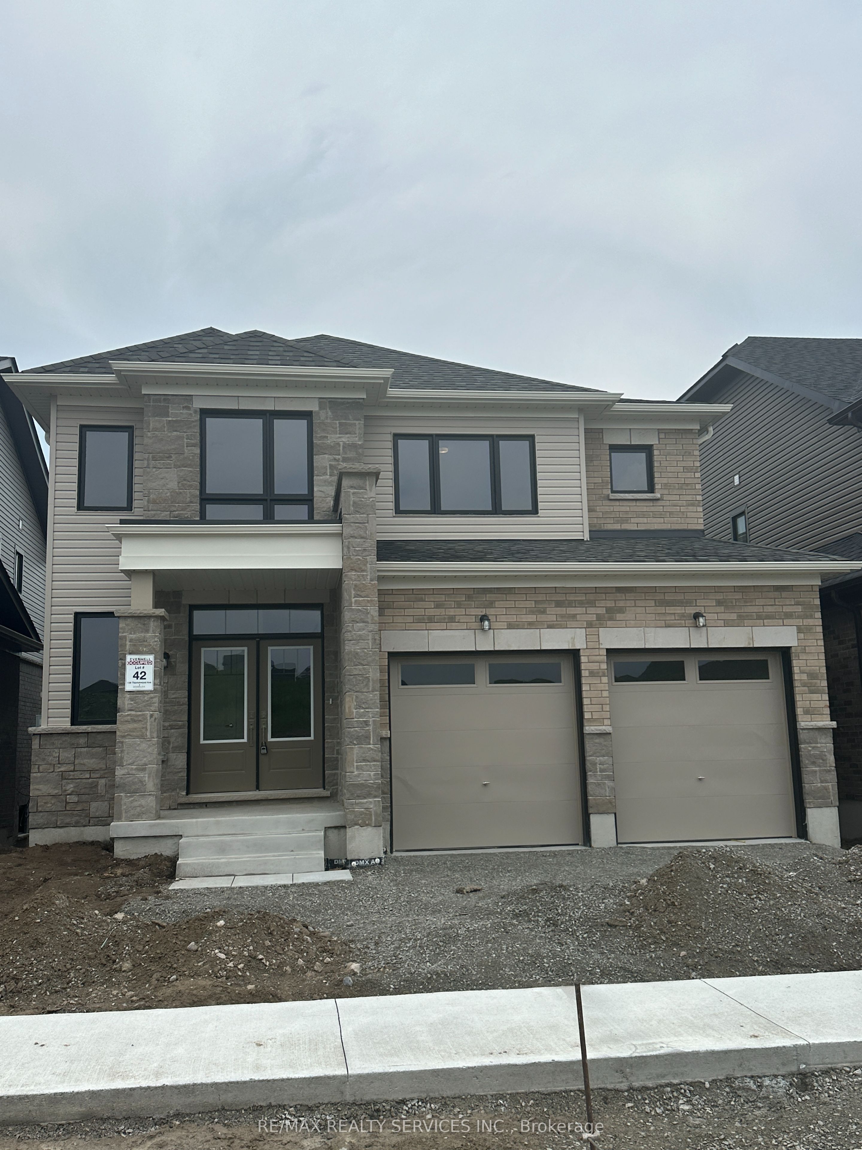 136 Thicketwood Avenue, Barrie, ON L9J 0W8 photo 2
