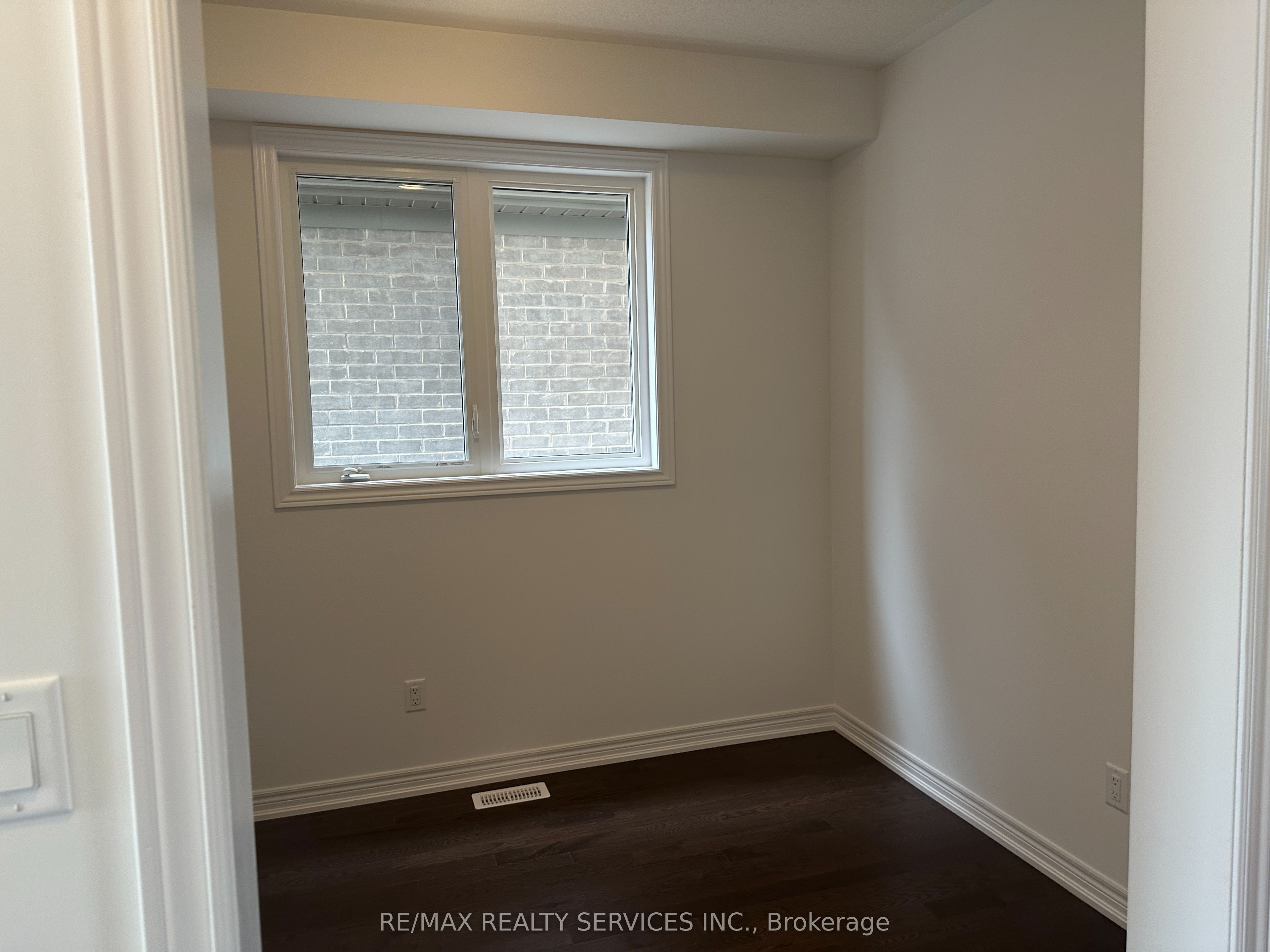 136 Thicketwood Avenue, Barrie, ON L9J 0W8 photo 3