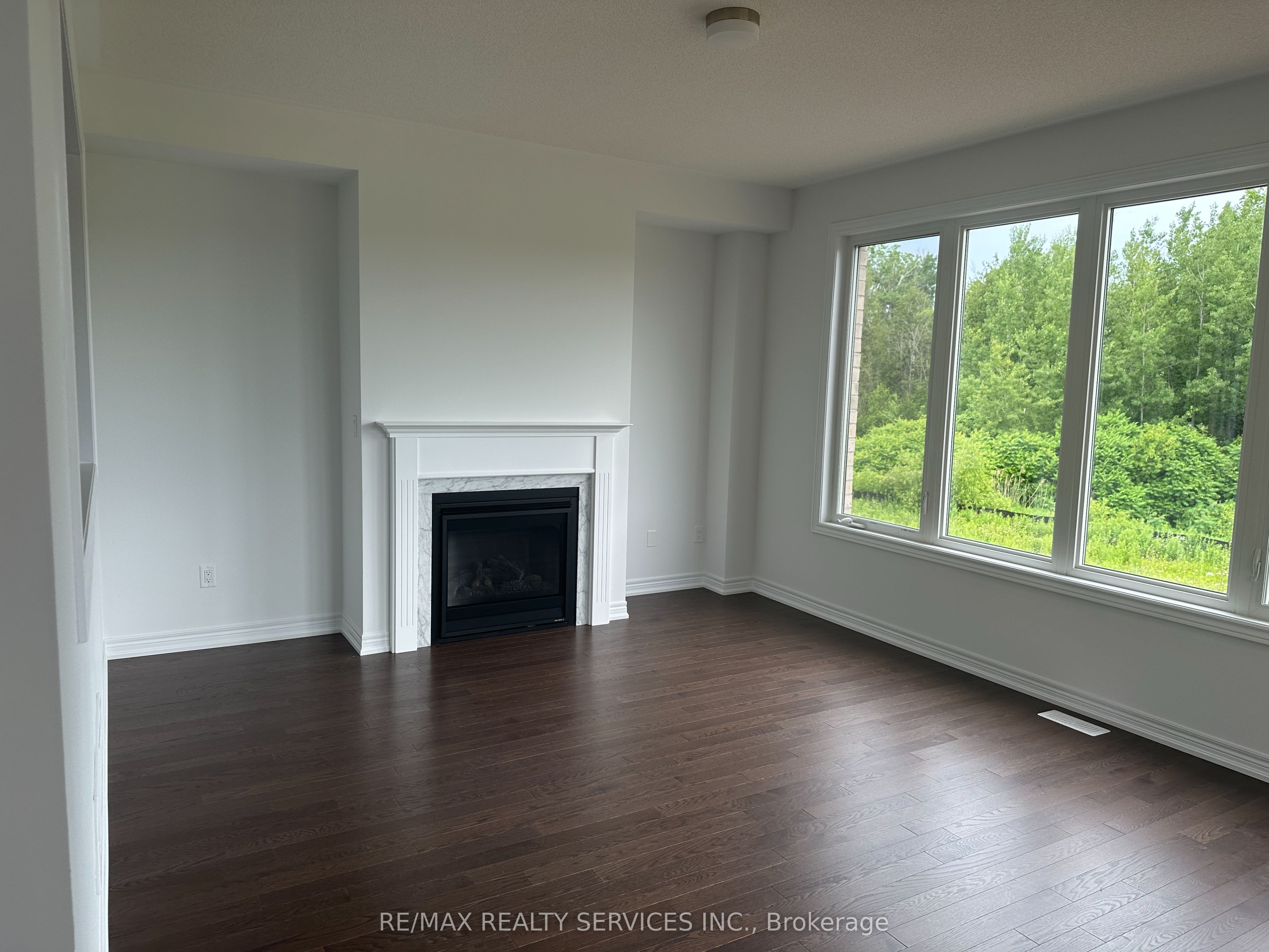 136 Thicketwood Avenue, Barrie, ON L9J 0W8 photo 5