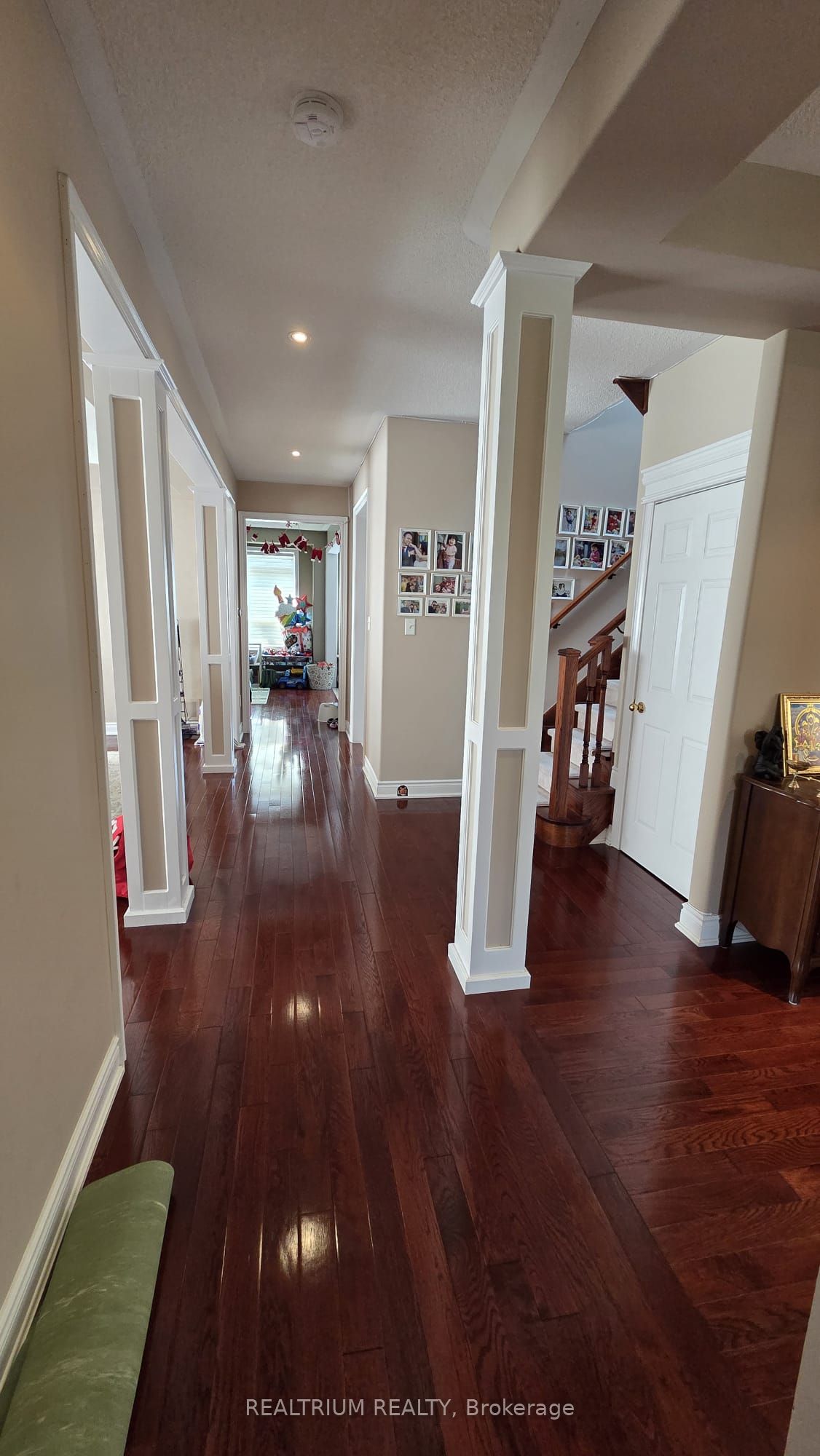 63 WESTMINSTER Circle, Barrie, ON L4M 0A5 photo 3