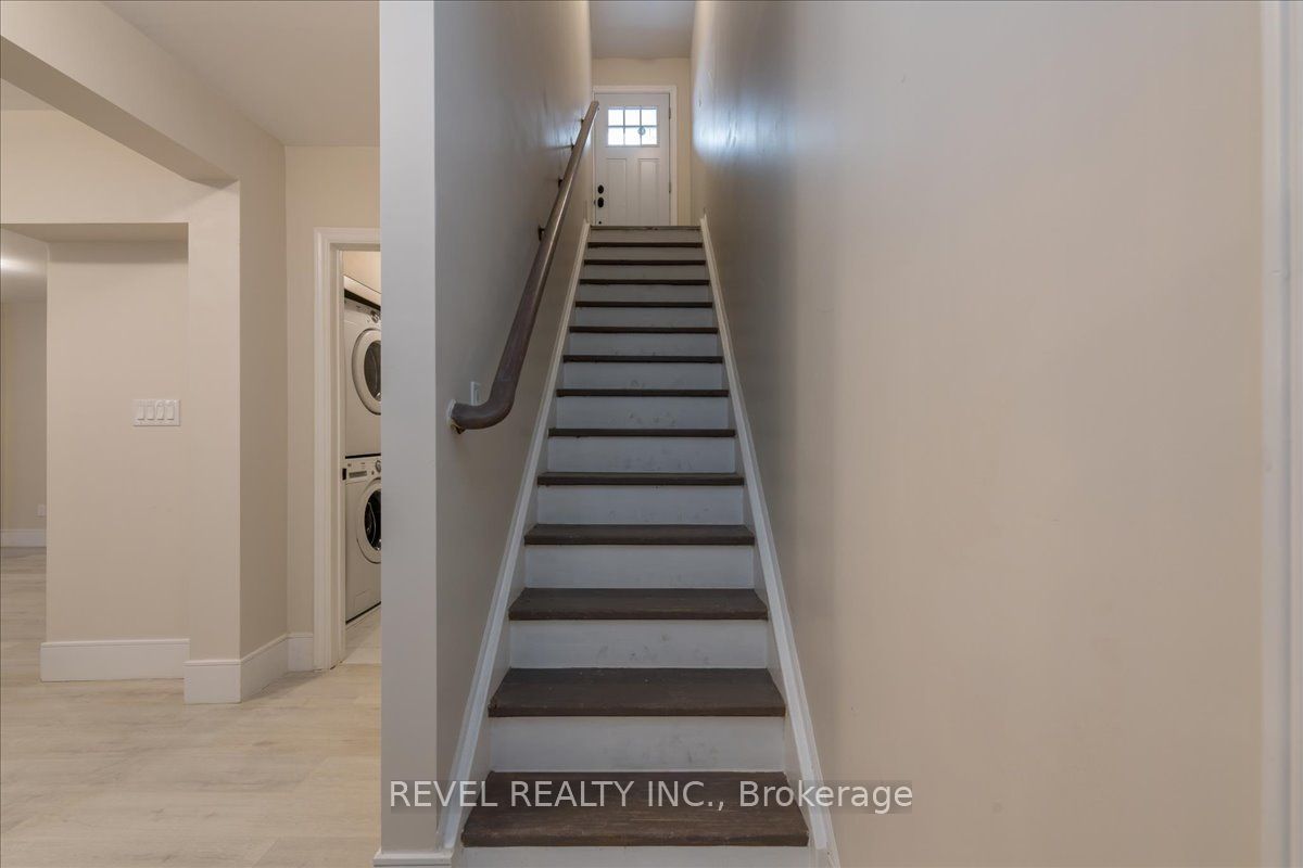 400 BIG BAY POINT Road, Barrie, ON L4N 7P3