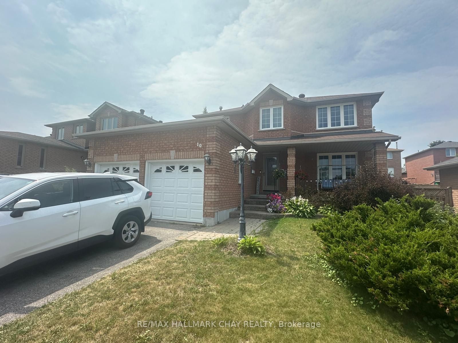 10 Longman Drive, Barrie, ON L4N 7E5