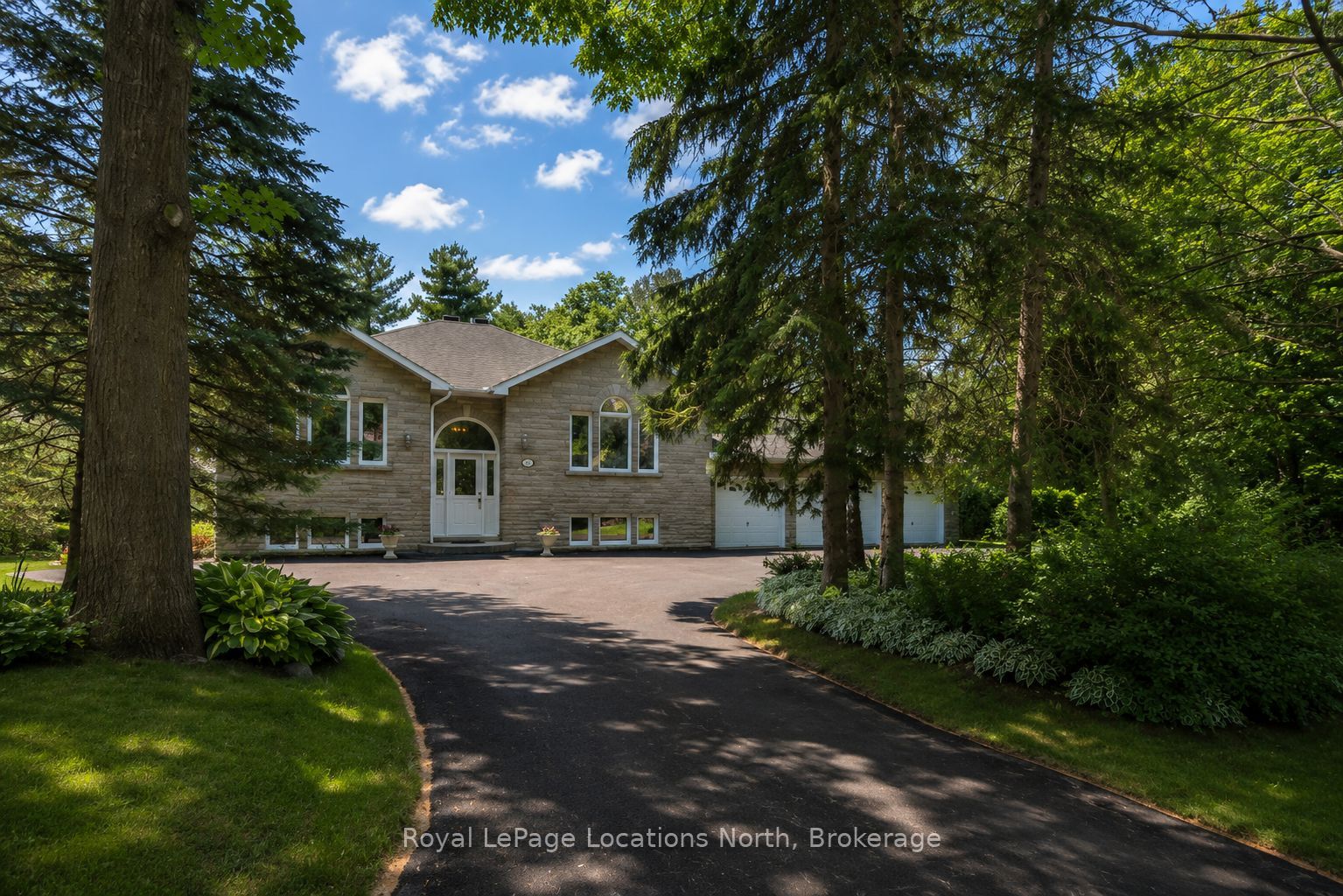 33 Birchwood Trail, Wasaga Beach, ON L9Z 1B1 photo 3