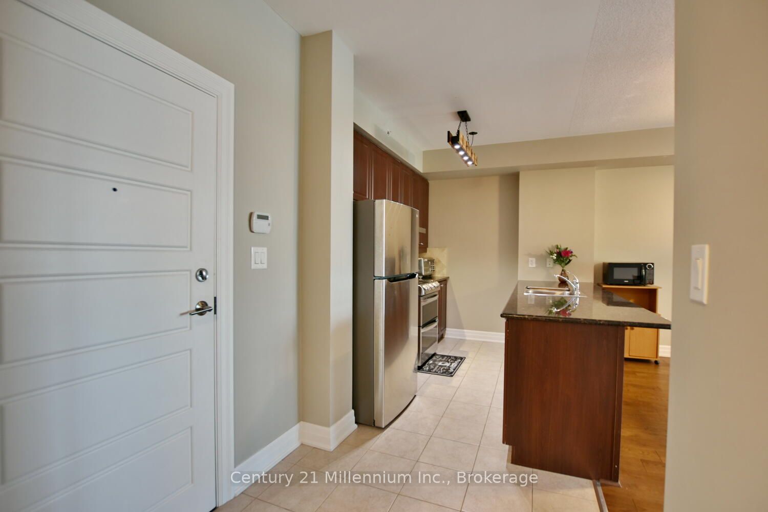 1 Shipyard Lane 208, Collingwood, ON L9Y 0W2 photo 4