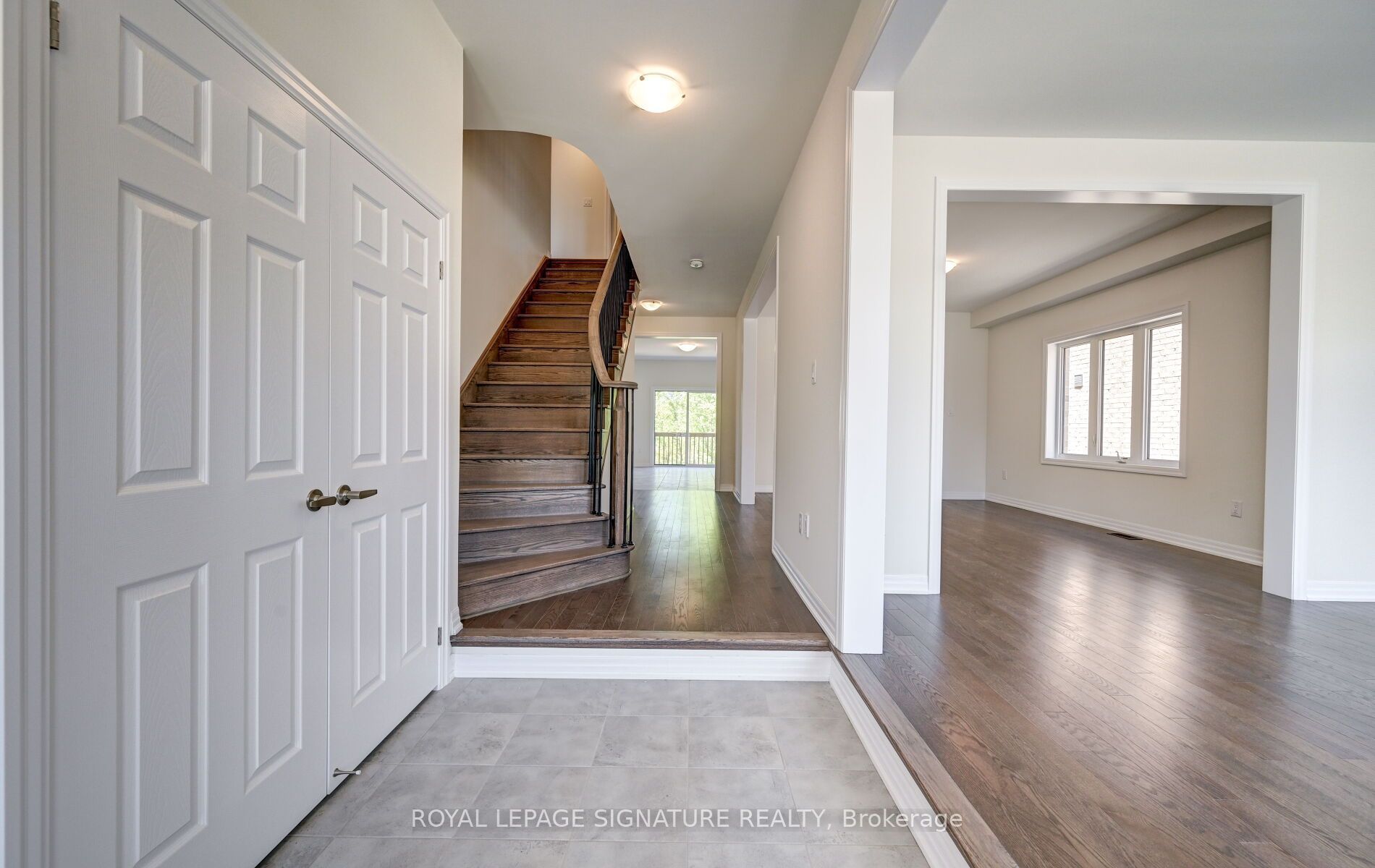 205 Warden Street, Clearview, ON L0M 1S0 photo 3