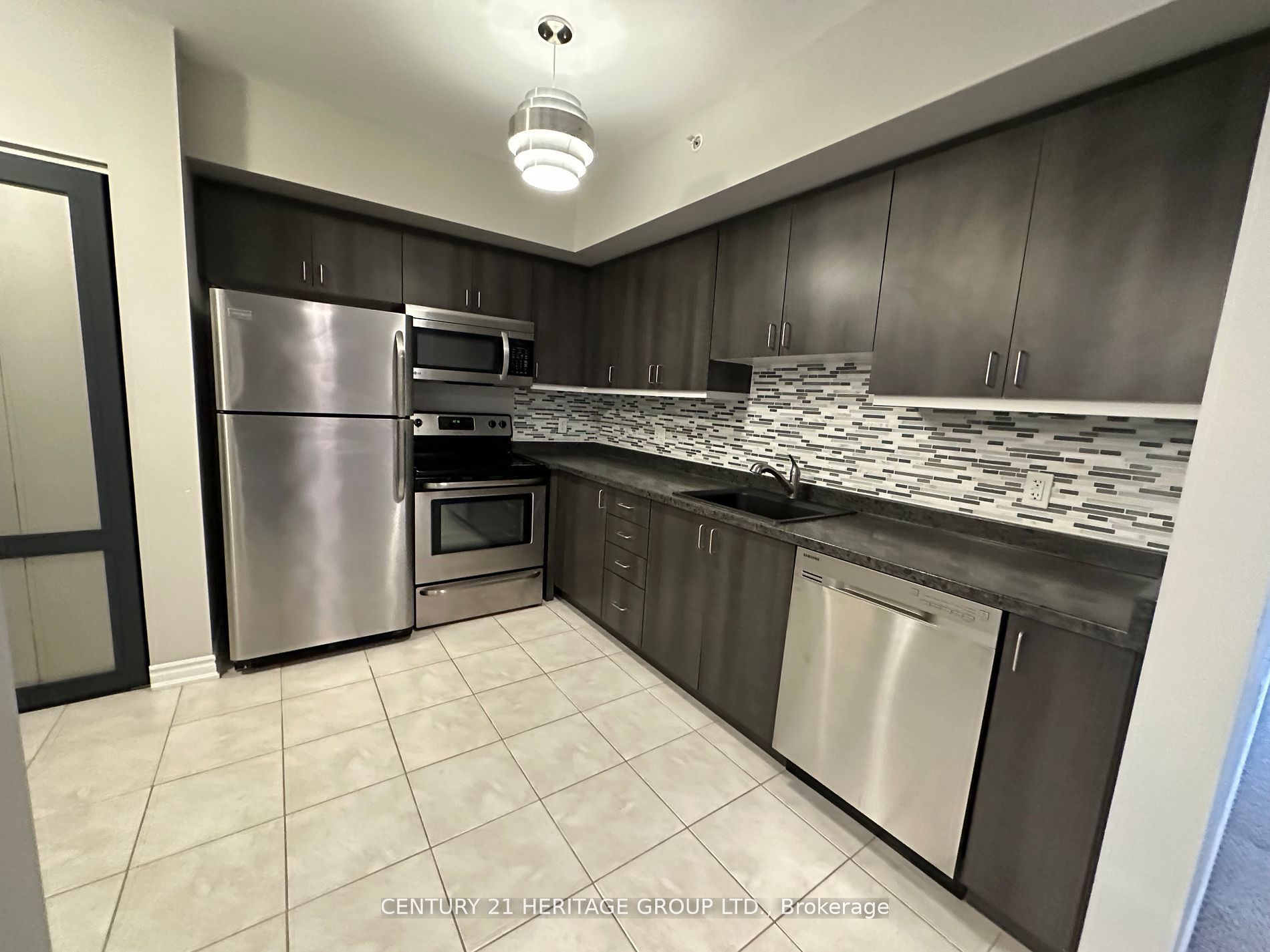 39 Ferndale Drive S 203, Barrie, ON L4N 5T5 photo 5