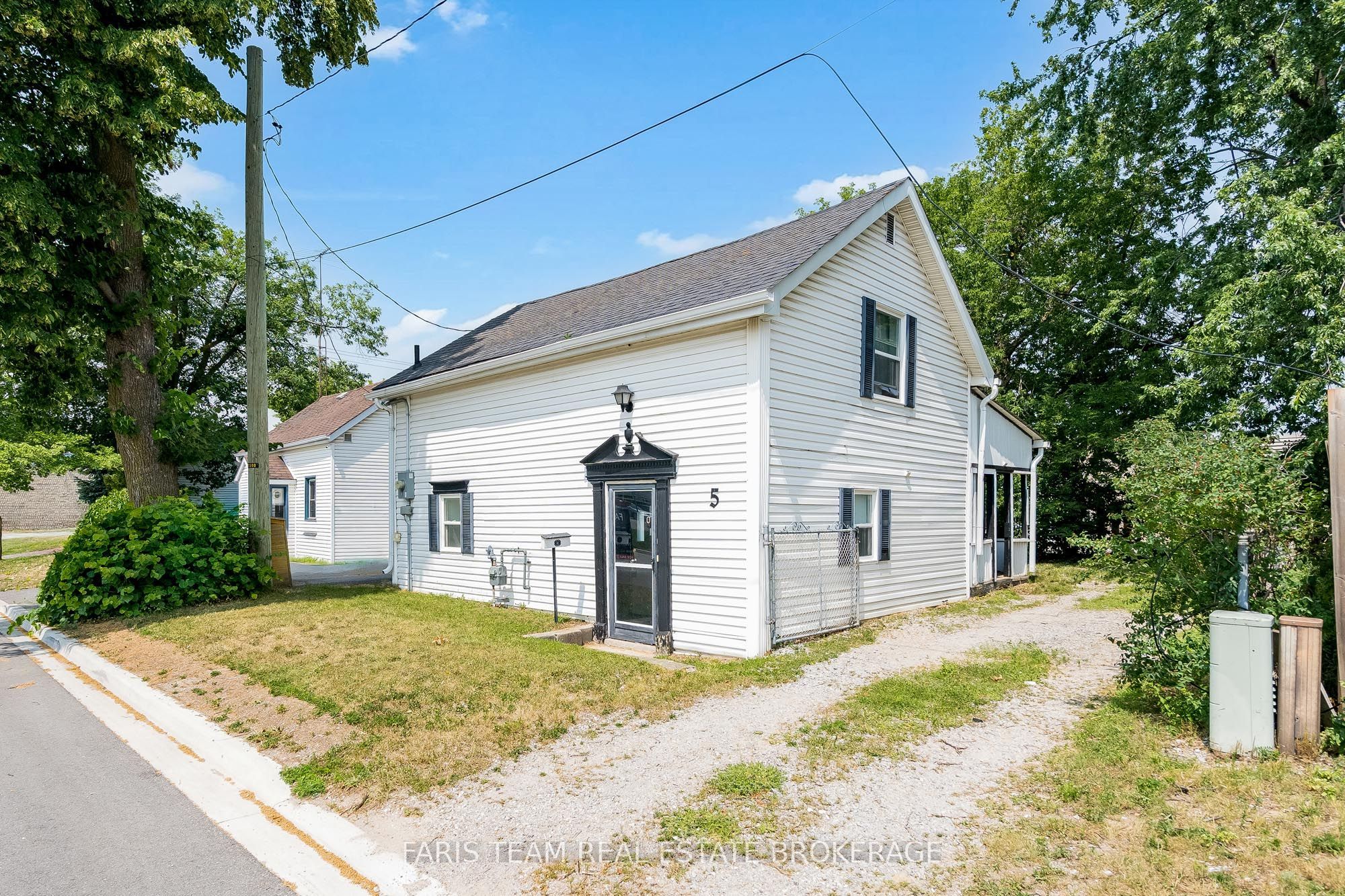 5 Robert Street, Barrie, ON L4N 3H2 photo 2