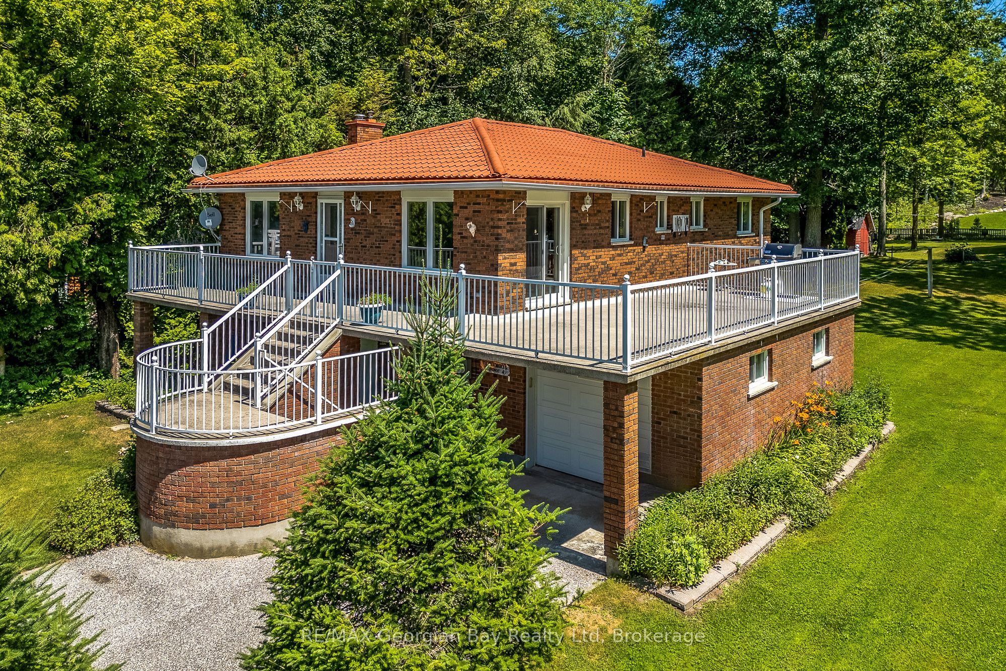 25 Albert Avenue, Tiny, ON L0L 2J0