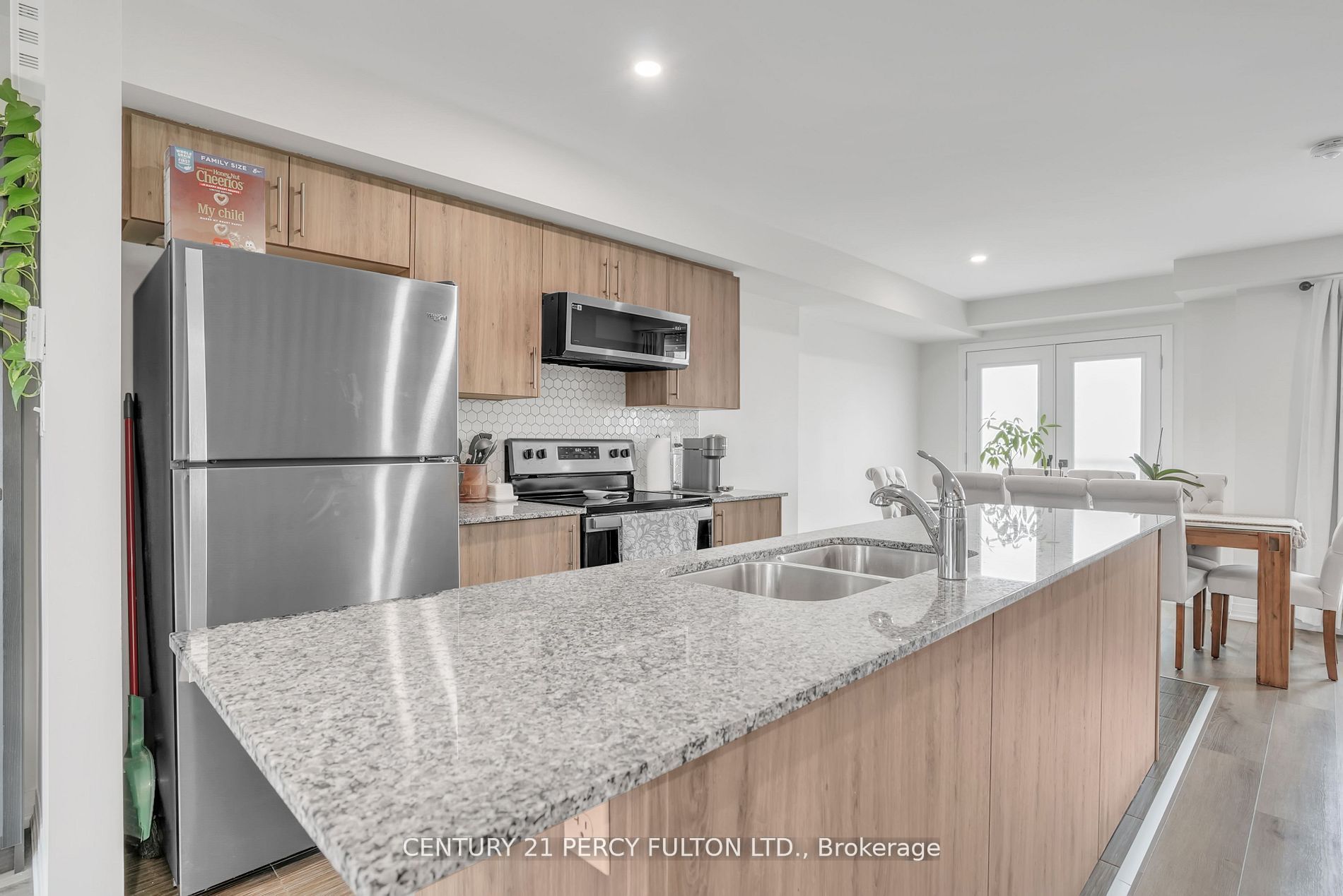 89 Fairlane Avenue, Barrie, ON L9L 0M9 photo 5