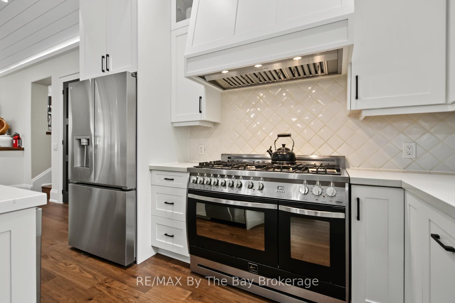 208 Thomas Street, Clearview, ON L0M 1S0 photo 3