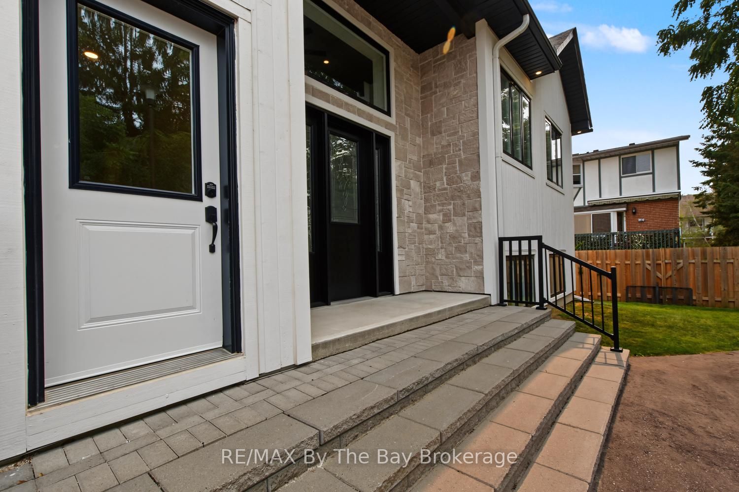 208 Thomas Street, Clearview, ON L0M 1S0 photo 5