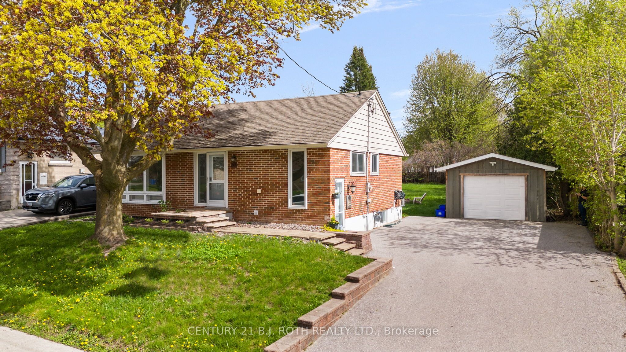 243 Wellington Street E Lower Level, Barrie, ON L4M 2E4 photo 2