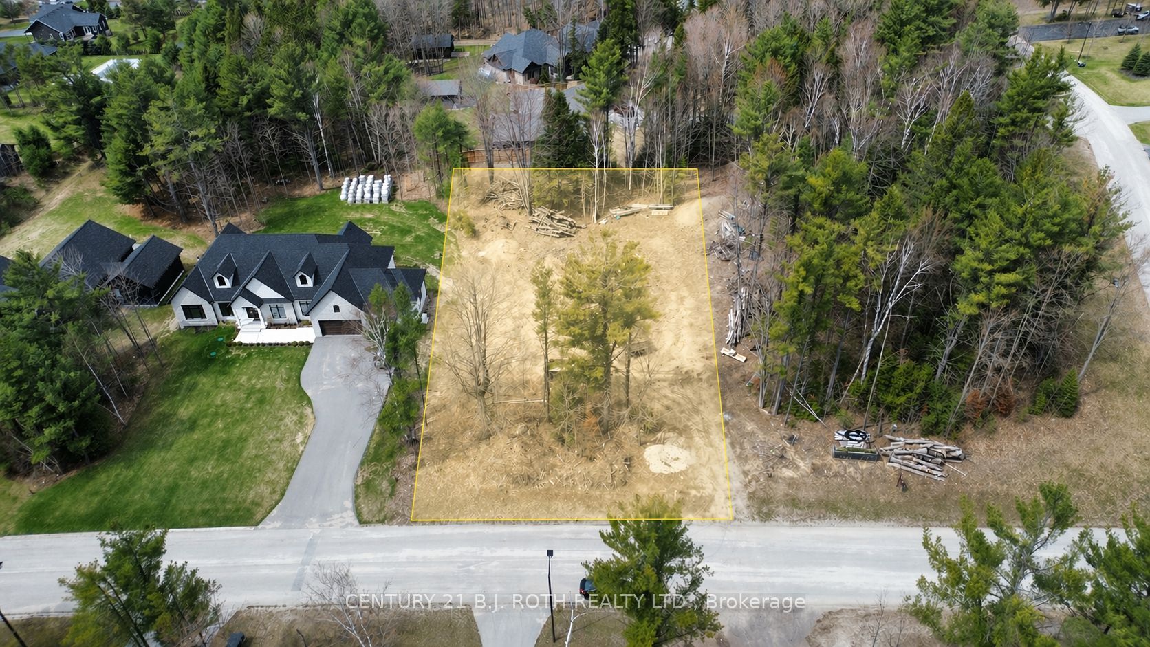 35 Marni Lane, Springwater, ON L0L 2K0