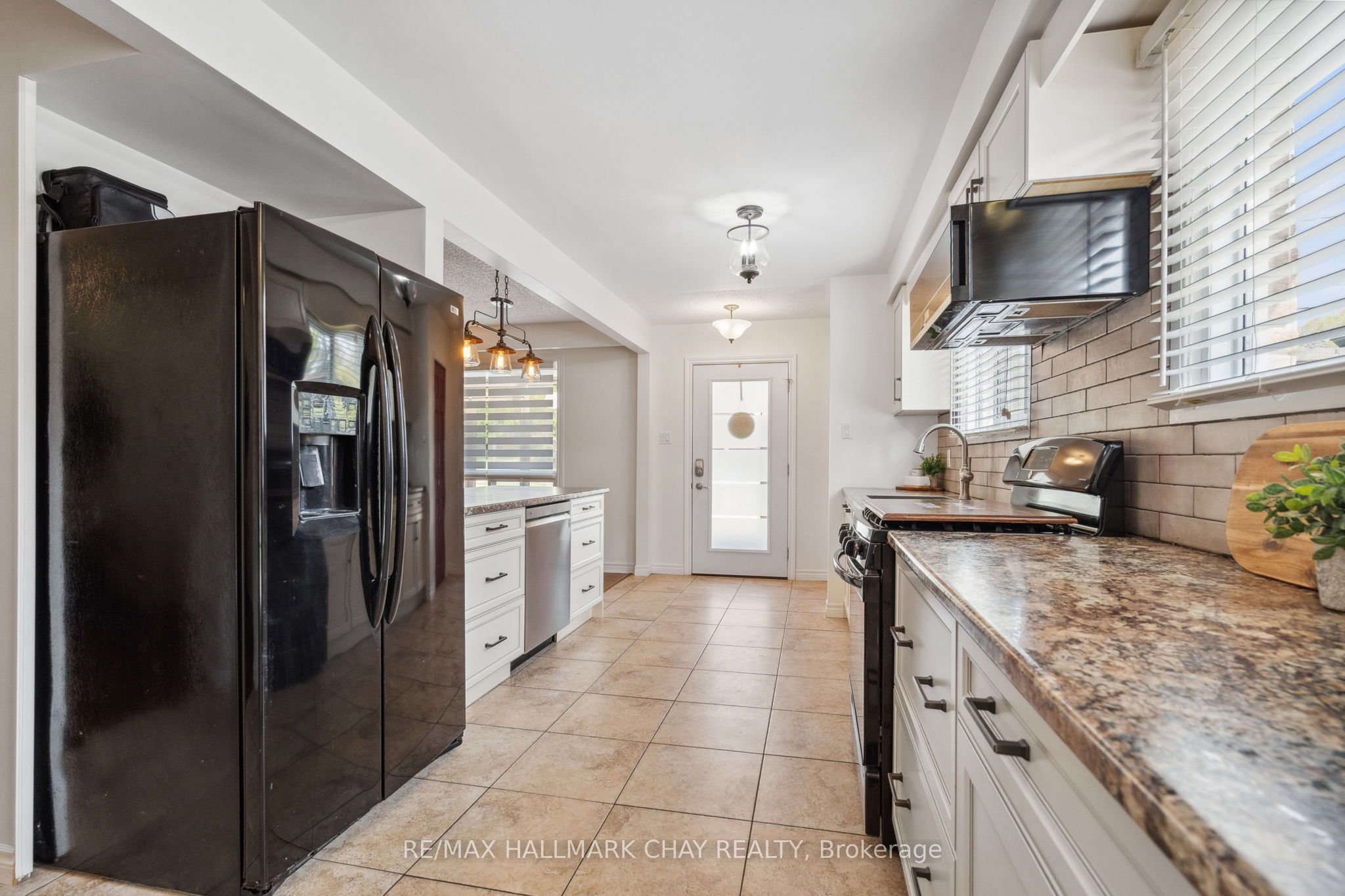 257 Edgehill Drive, Barrie, ON L4N 7W9 photo 4