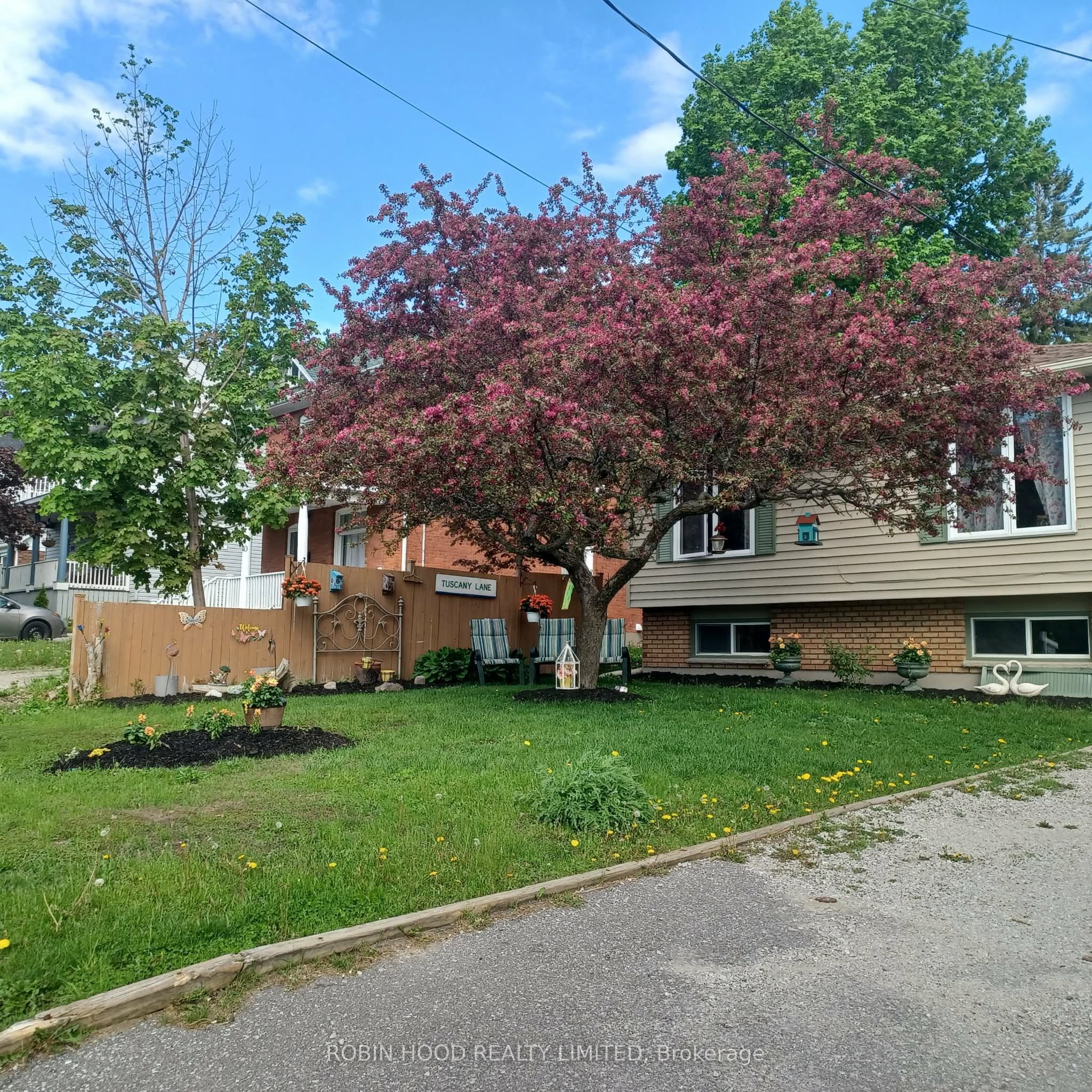 112 Borland Street E, Orillia, ON L3V 2B7 photo 3