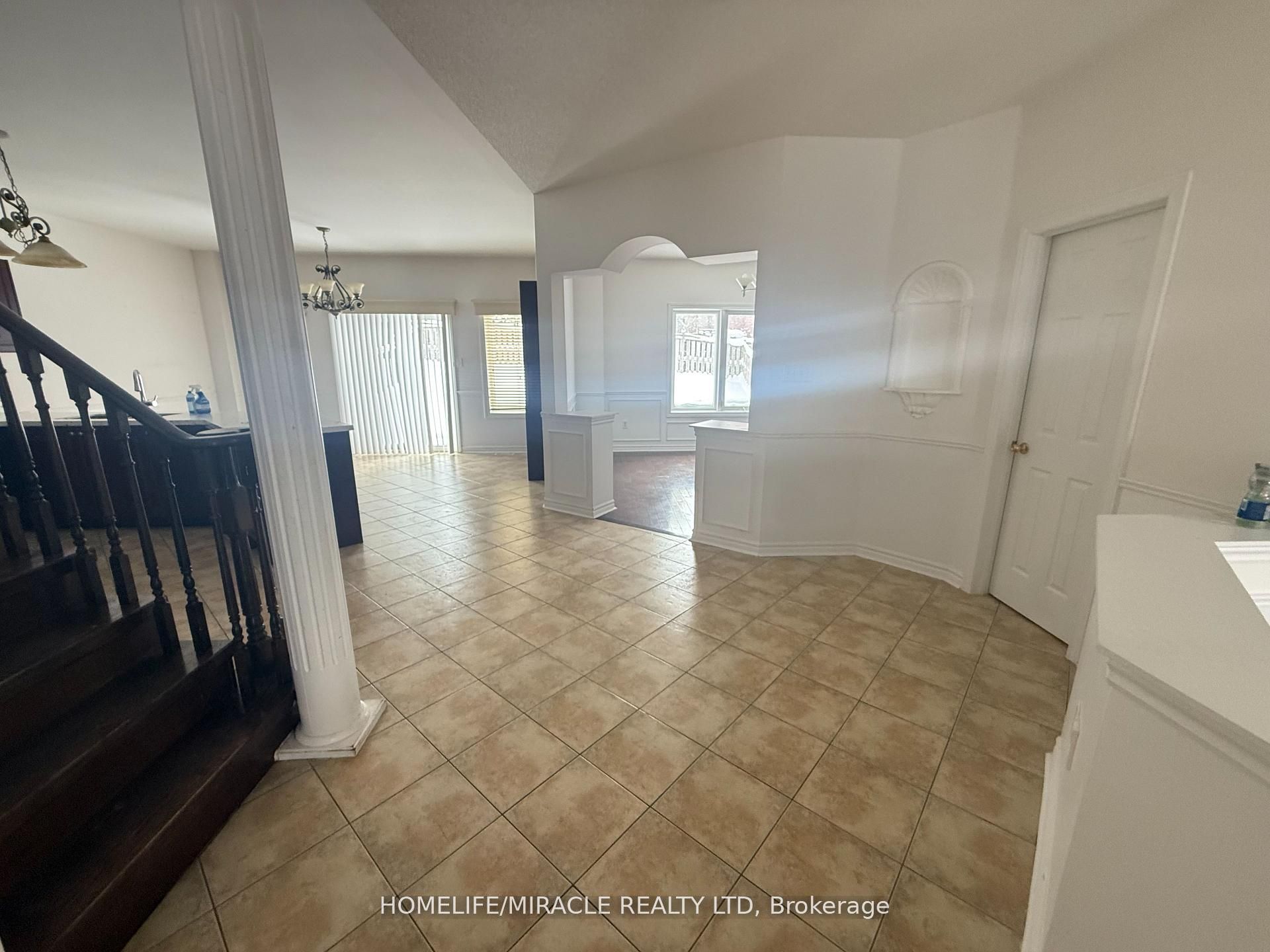 7 Black Ash Trail, Barrie, ON L4N 3K2 photo 3