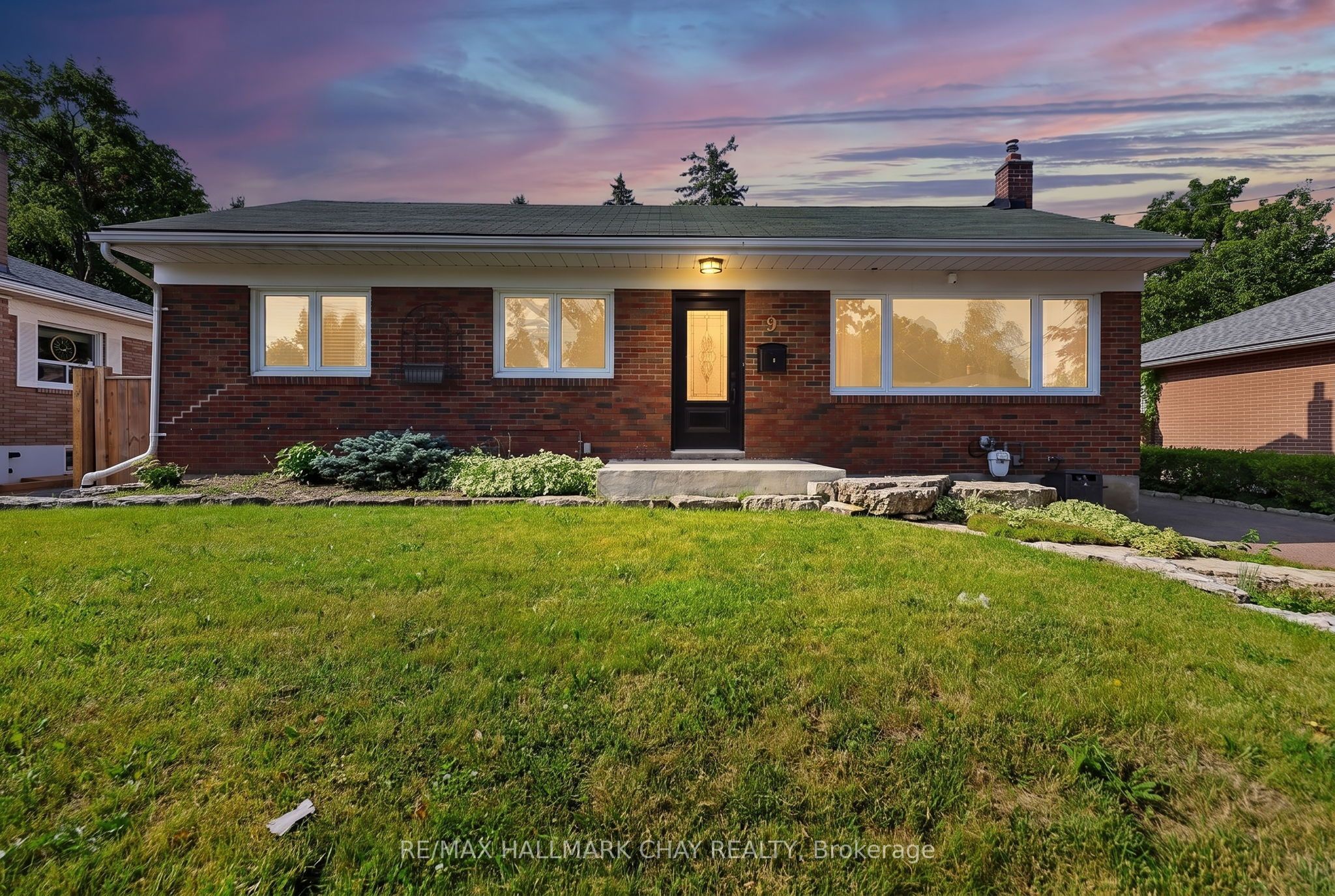 9 Melrose Avenue, Barrie, ON L4M 2A5