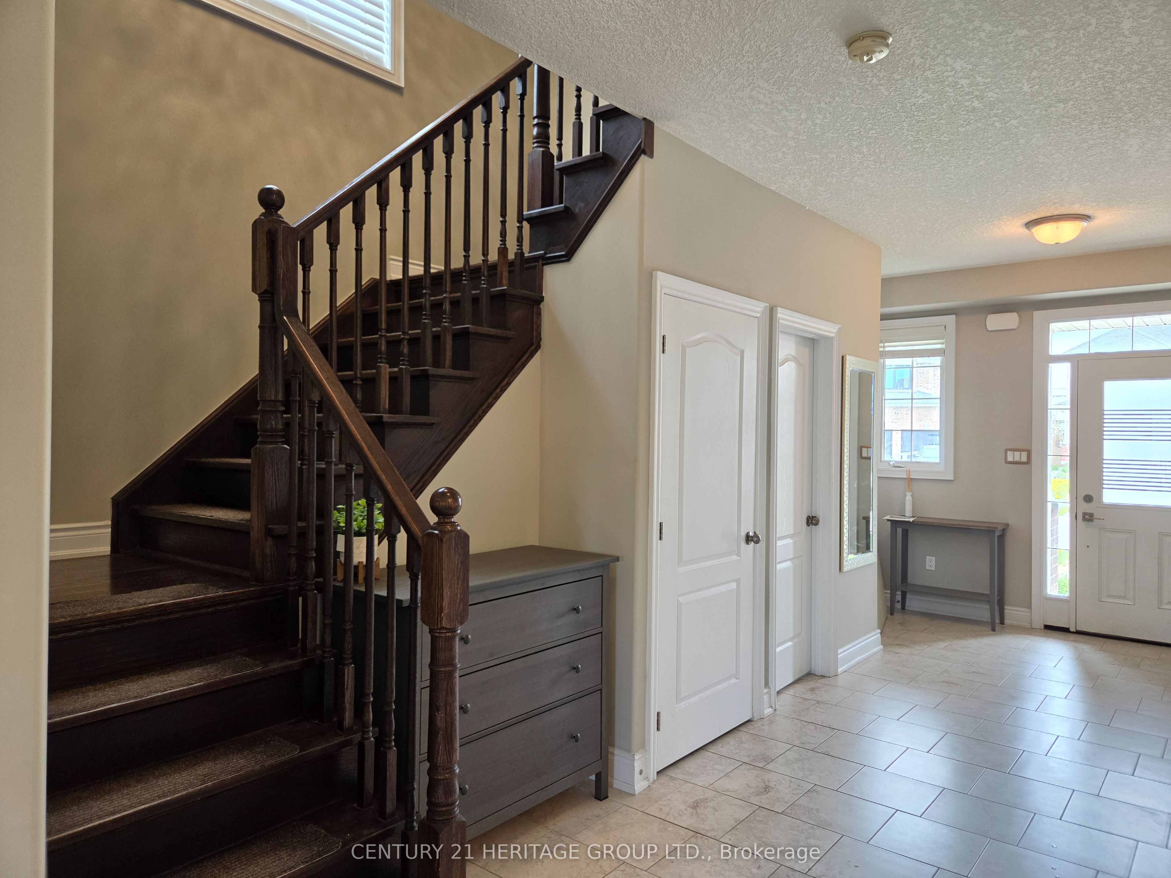 46 NATHAN Crescent, Barrie, ON L4N 0S2 photo 4