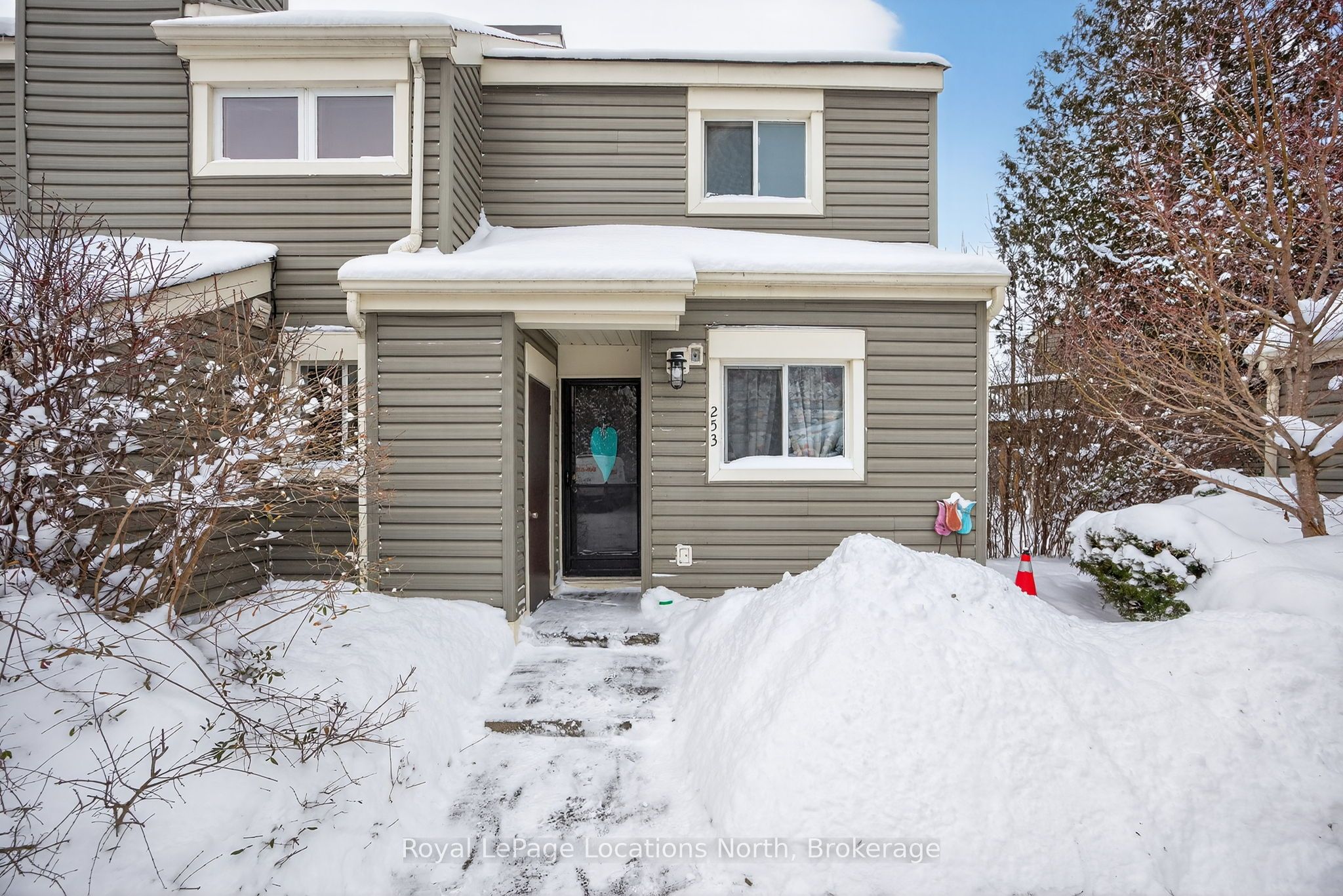 13 Harbour Street W 253, Collingwood, ON L9Y 5B4