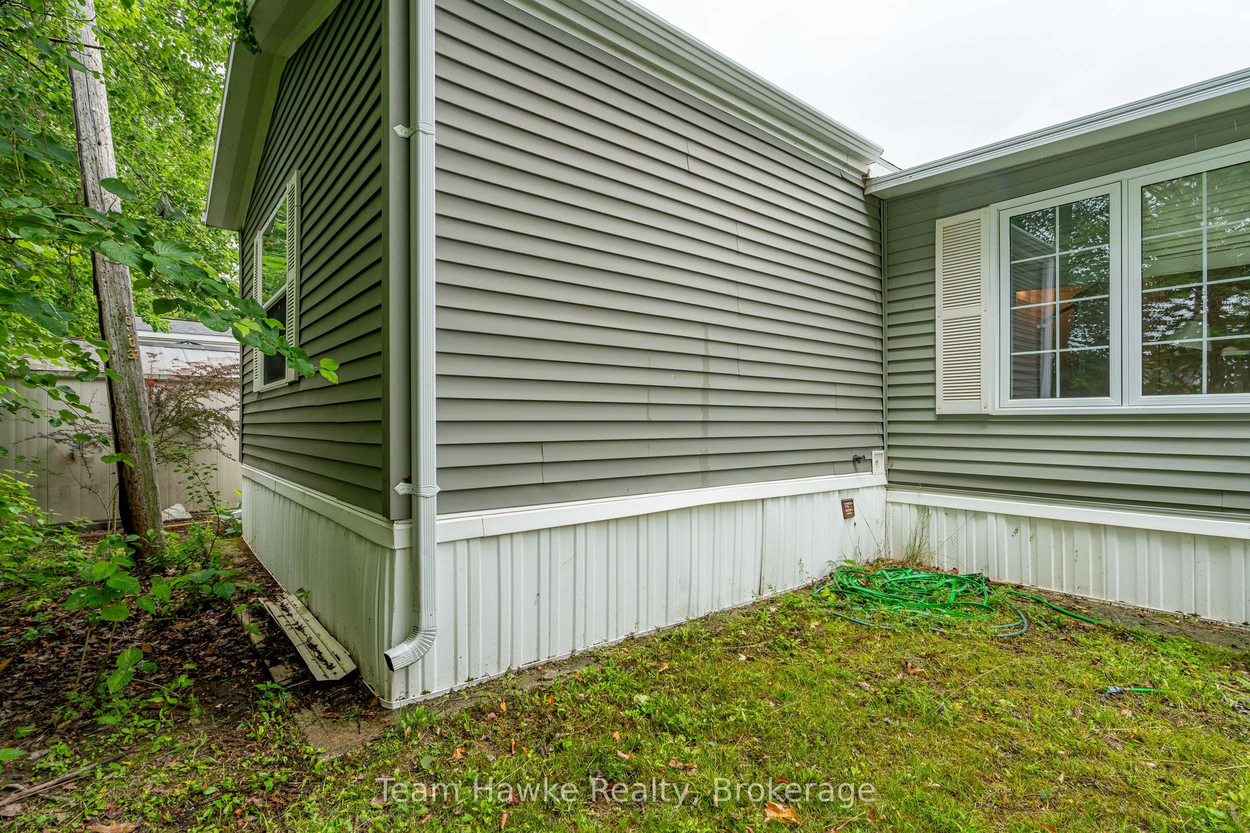 97 Georgian Glen Drive, Wasaga Beach, ON L9Z 1K8 photo 5