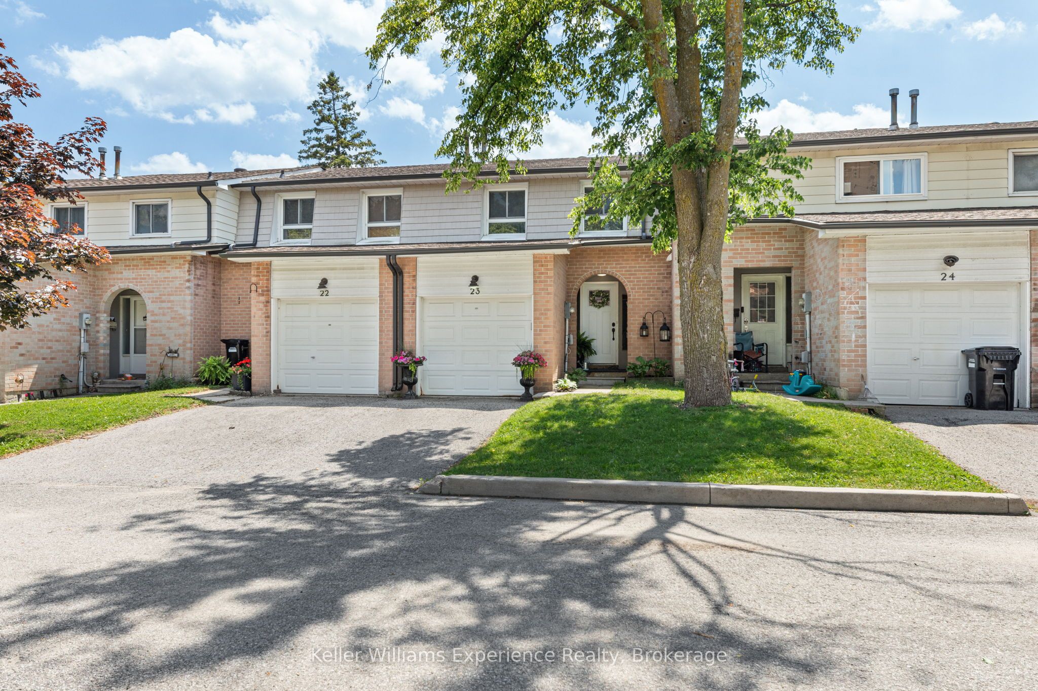 2 Bernick Drive 23, Barrie, ON L4M 5K4