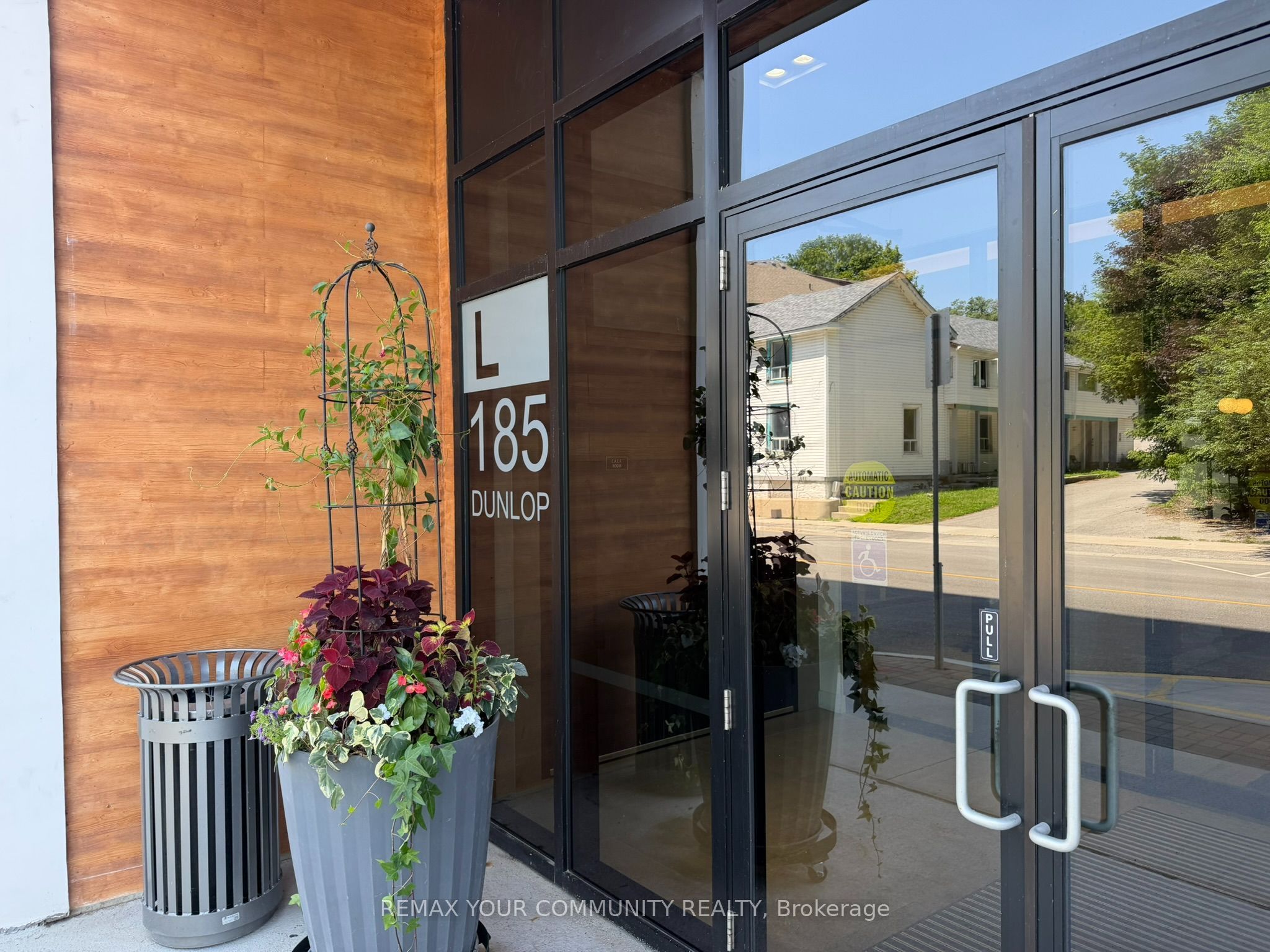 185 Dunlop Street E 303, Barrie, ON L4M 0L7 photo 3