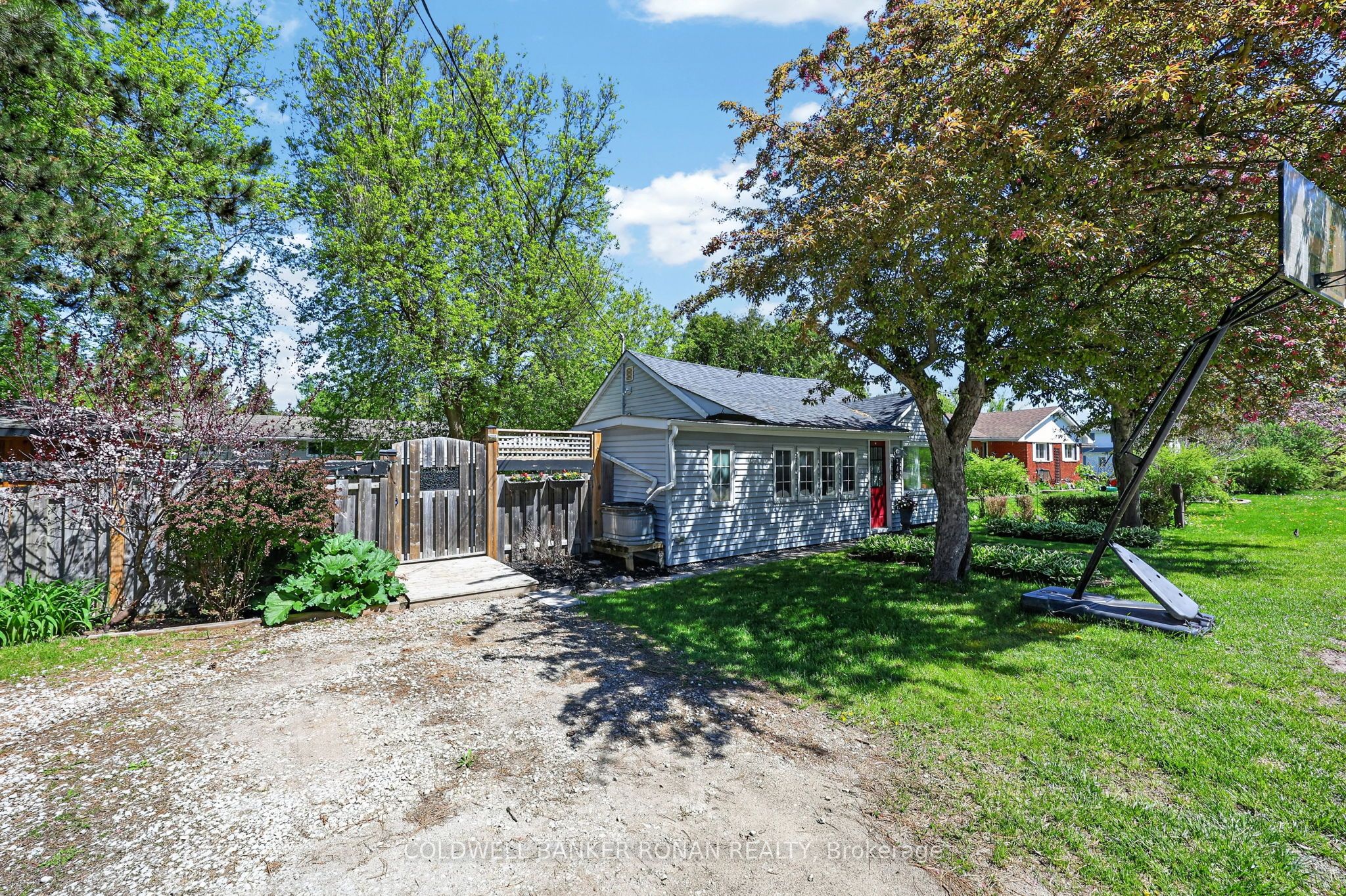 246 Weir Street, Clearview, ON L0M 1S0 photo 2