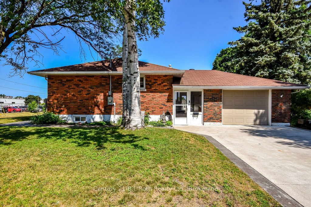 449 Irwin Street, Midland, ON L4R 2V6 photo 2