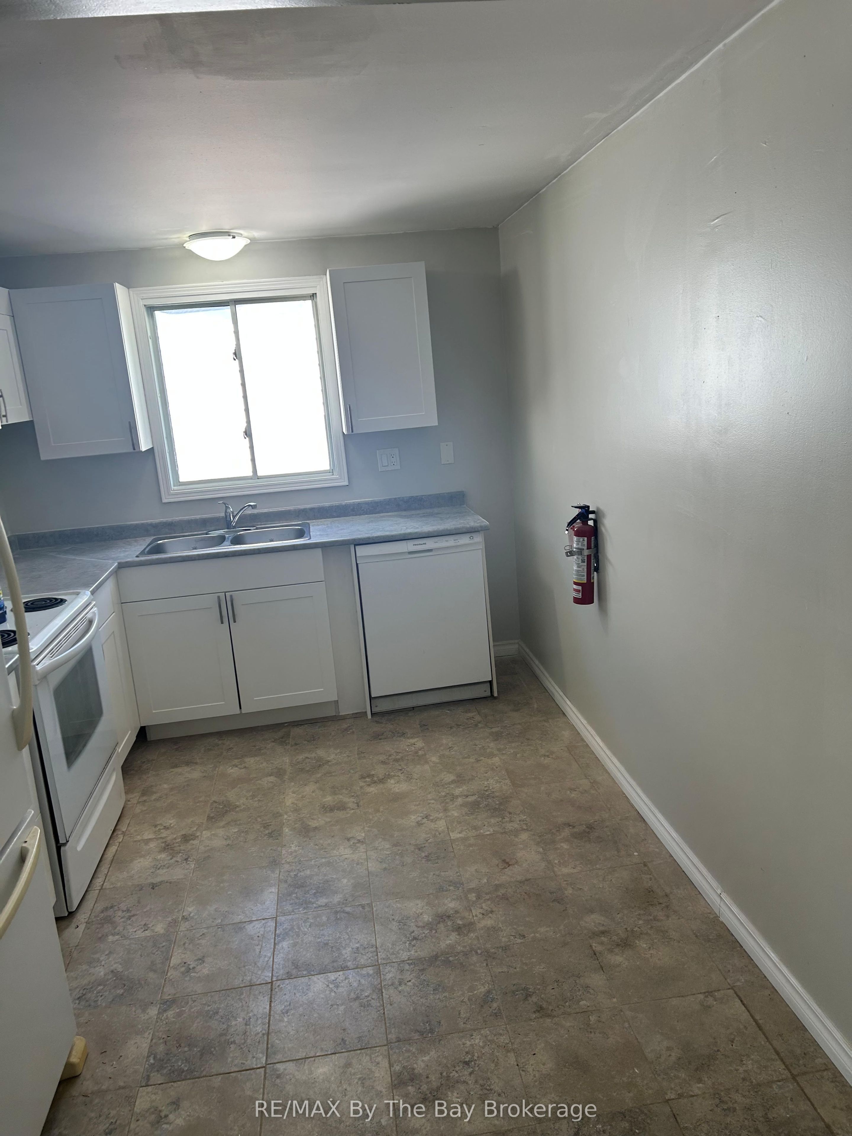 326 Christine Drive, Midland, ON L4R 5A4 photo 5