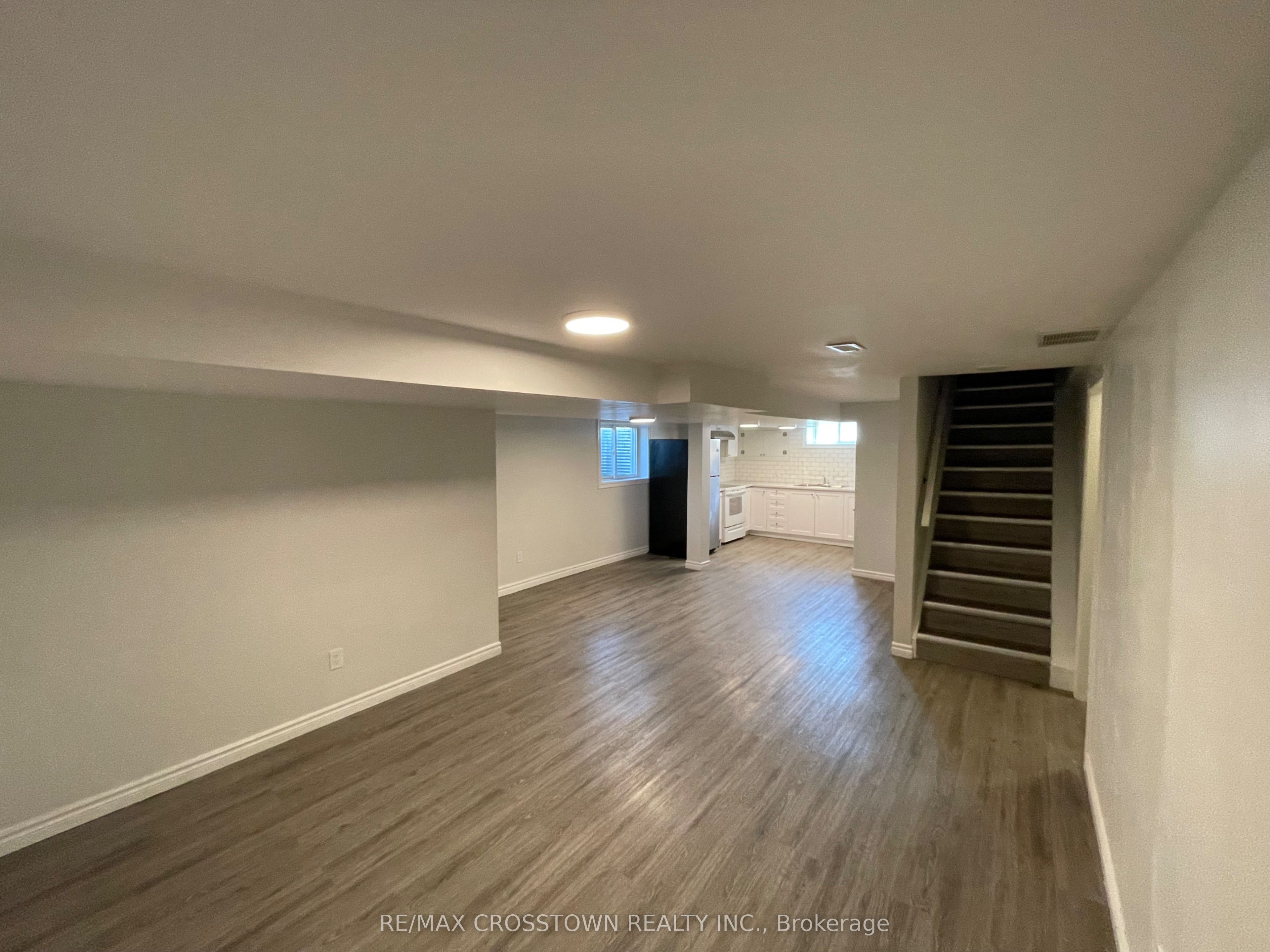 76A (BASEMENT) Owen Street A-BASEMENT, Barrie, ON L4M 3H5 photo 3