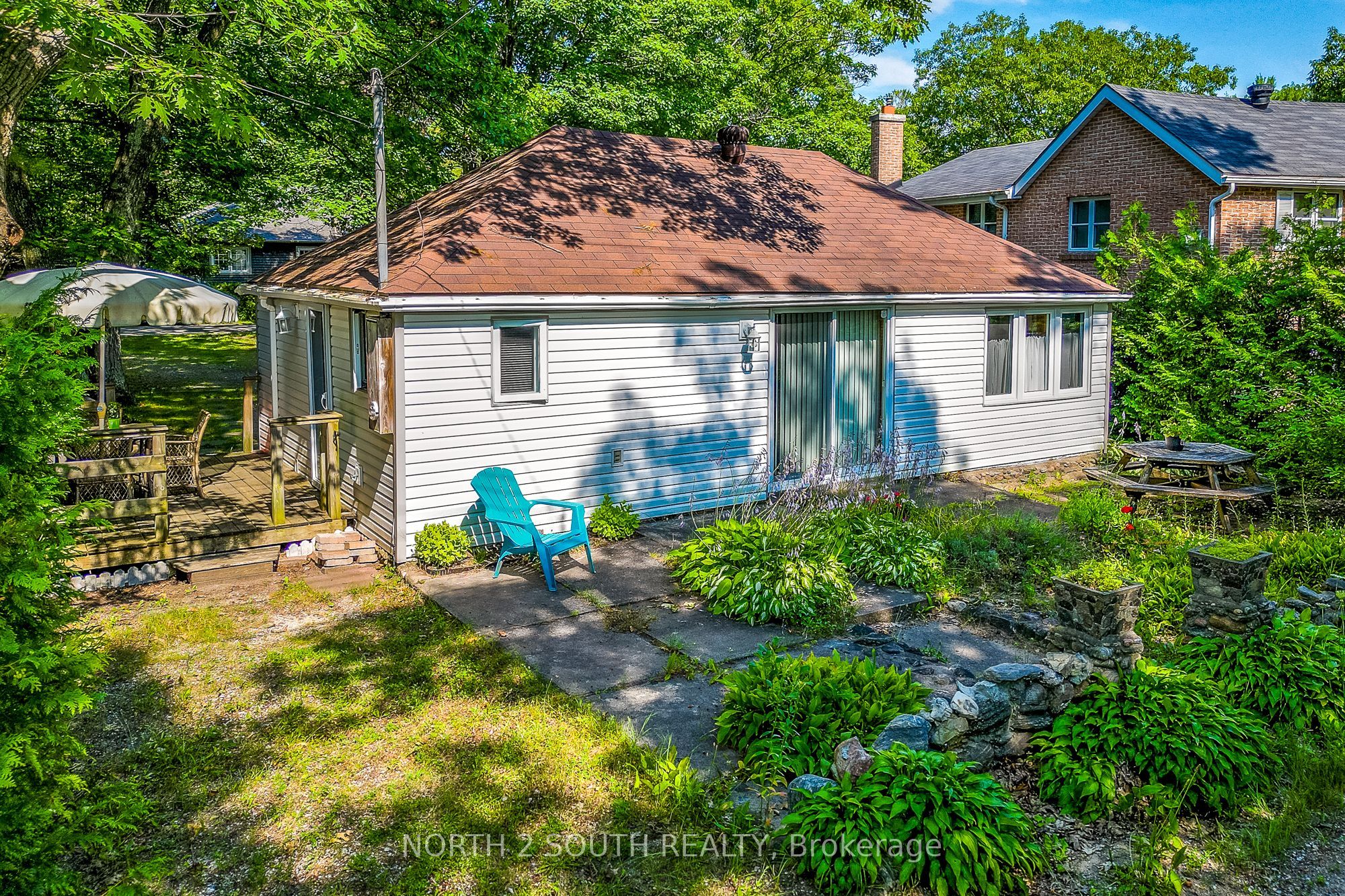 33 Yarwood Road, Tiny, ON L0L 2J0