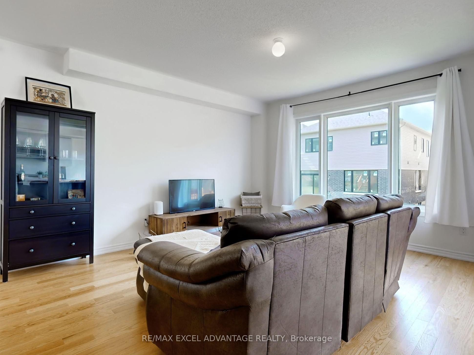 54 Bannister Road Main, Barrie, ON L9J 0L7 photo 4