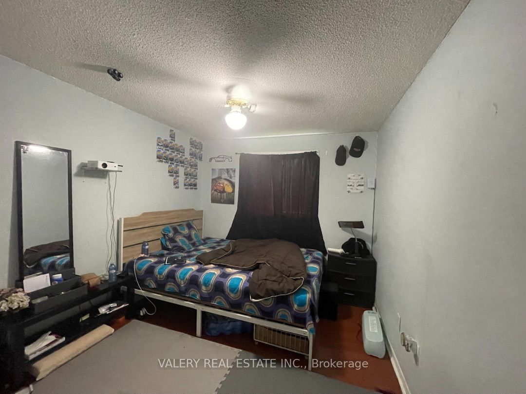 73 Hickling Trail Main, Barrie, ON L4M 5S7 photo 2