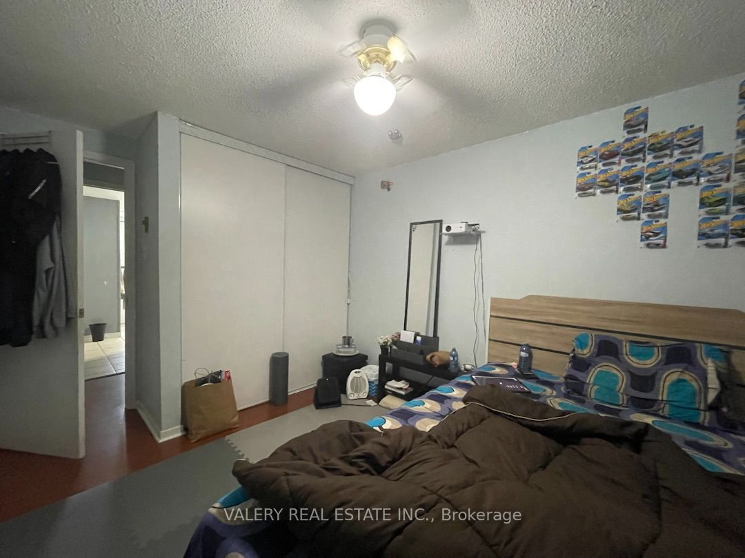 73 Hickling Trail Main, Barrie, ON L4M 5S7 photo 3