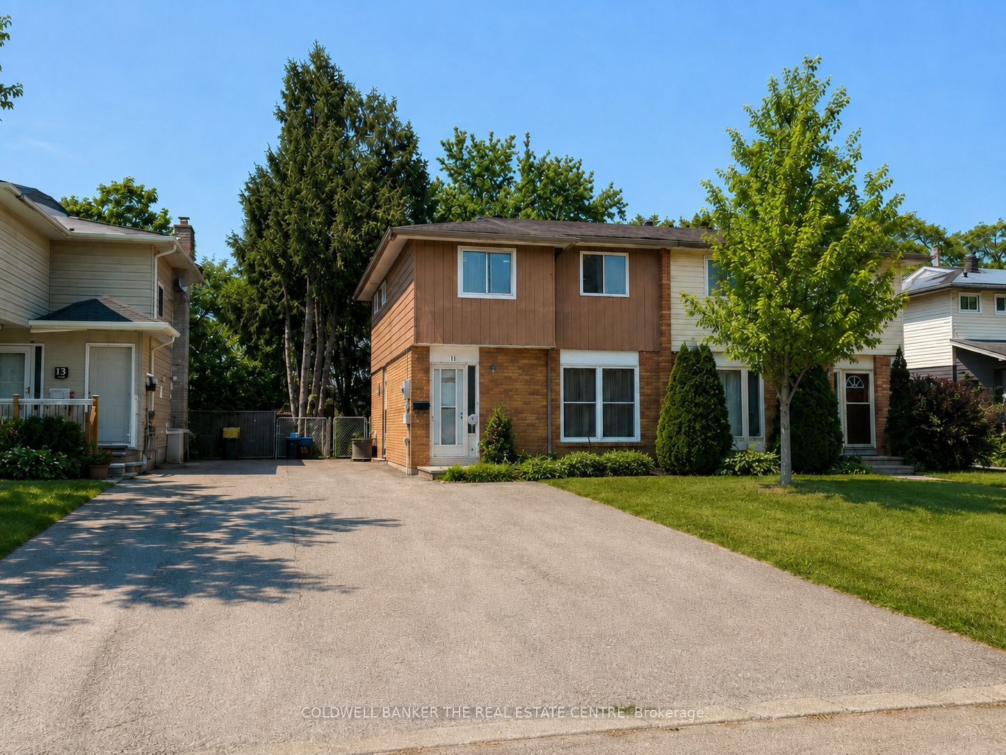 11 Chaucer Crescent, Barrie, ON L4N 4T8 photo 4