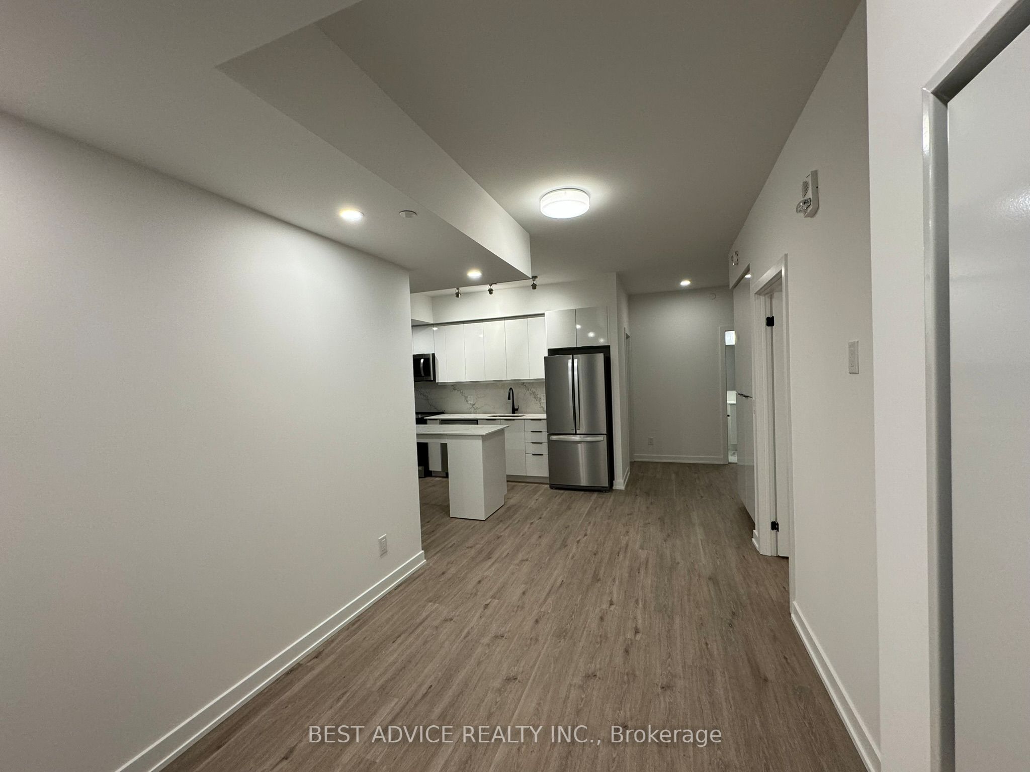 56 LAKESIDE Terrace 809, Barrie, ON L4M 0L4 photo 3