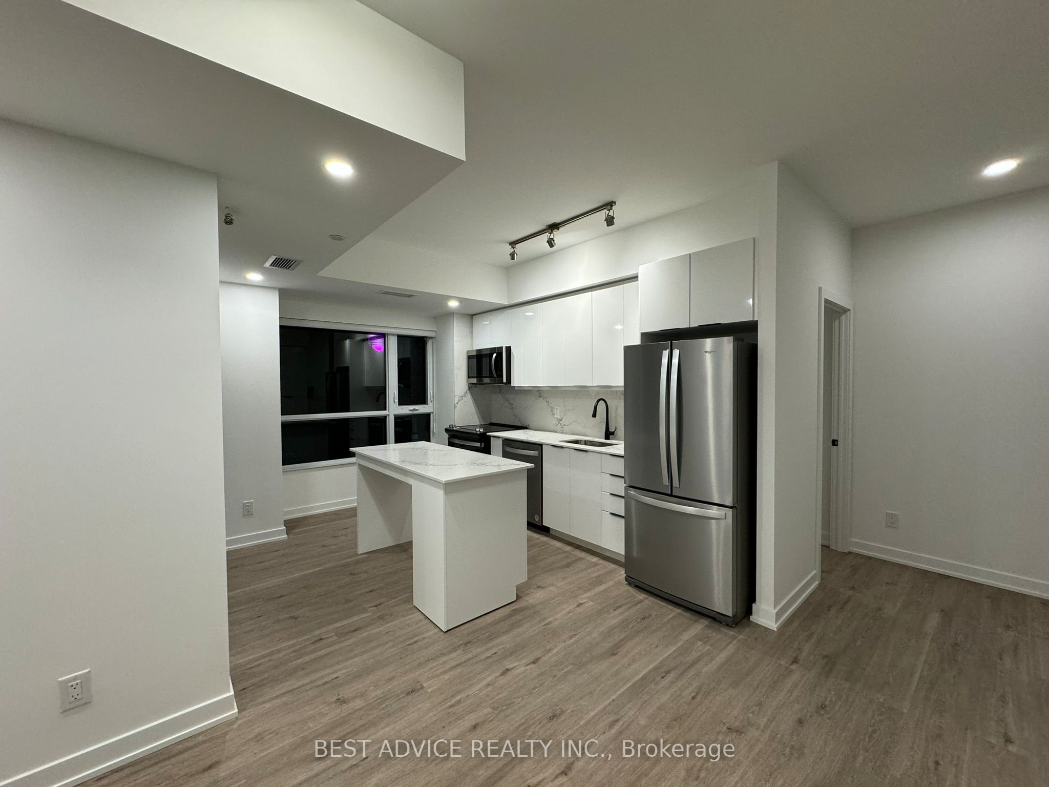 56 LAKESIDE Terrace 809, Barrie, ON L4M 0L4 photo 4