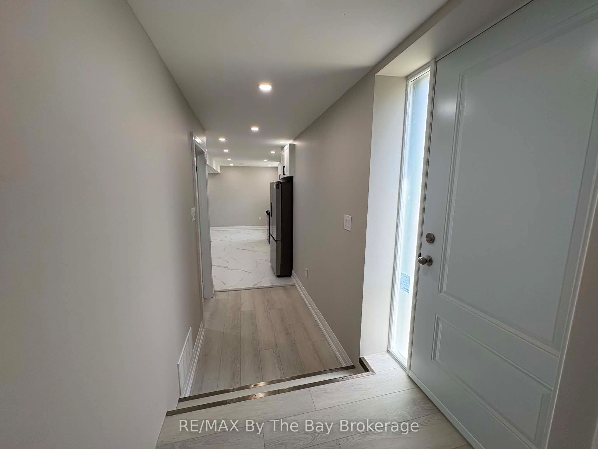 218 Mapleside Drive Lower Unit, Wasaga Beach, ON L9Z 0A5 photo 2