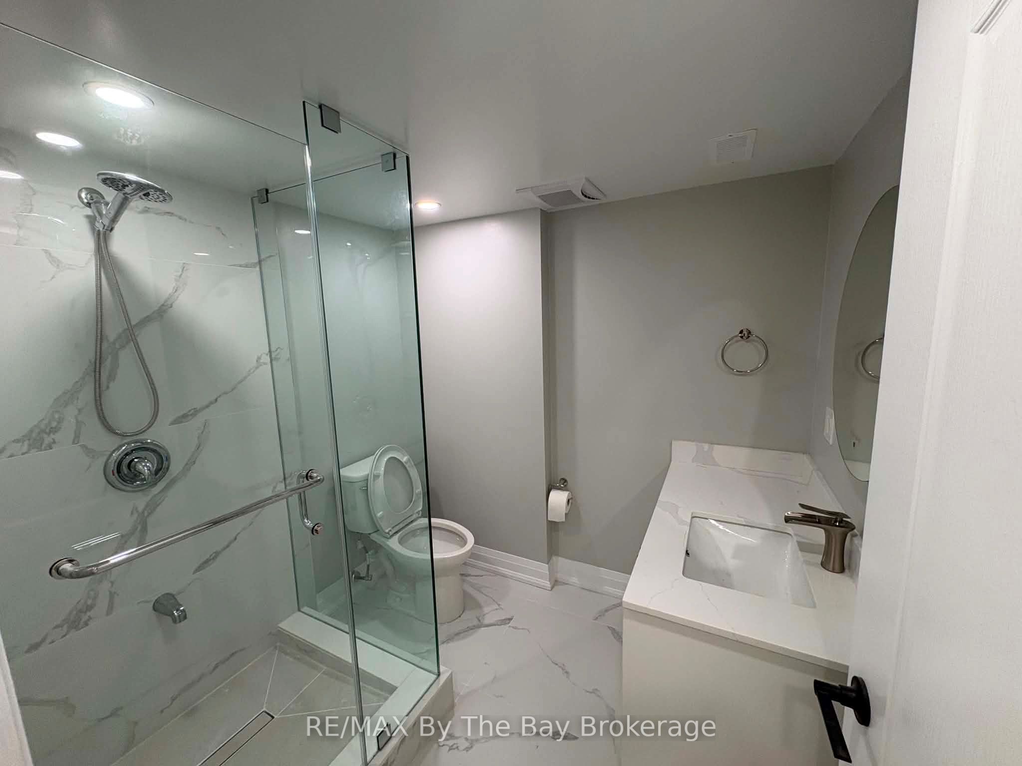 218 Mapleside Drive Lower Unit, Wasaga Beach, ON L9Z 0A5 photo 4