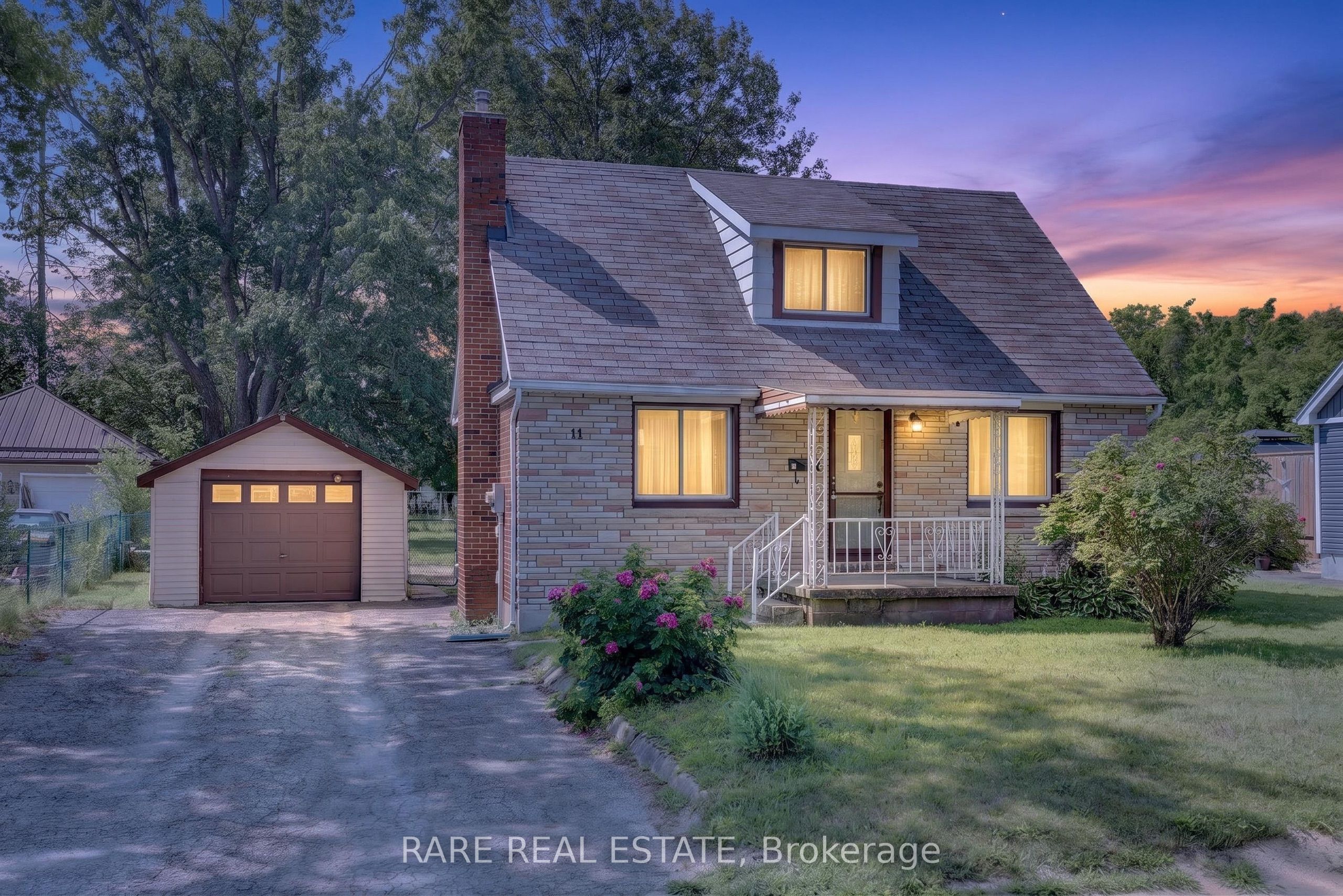 11 Wood Street, Barrie, ON L4N 2S9
