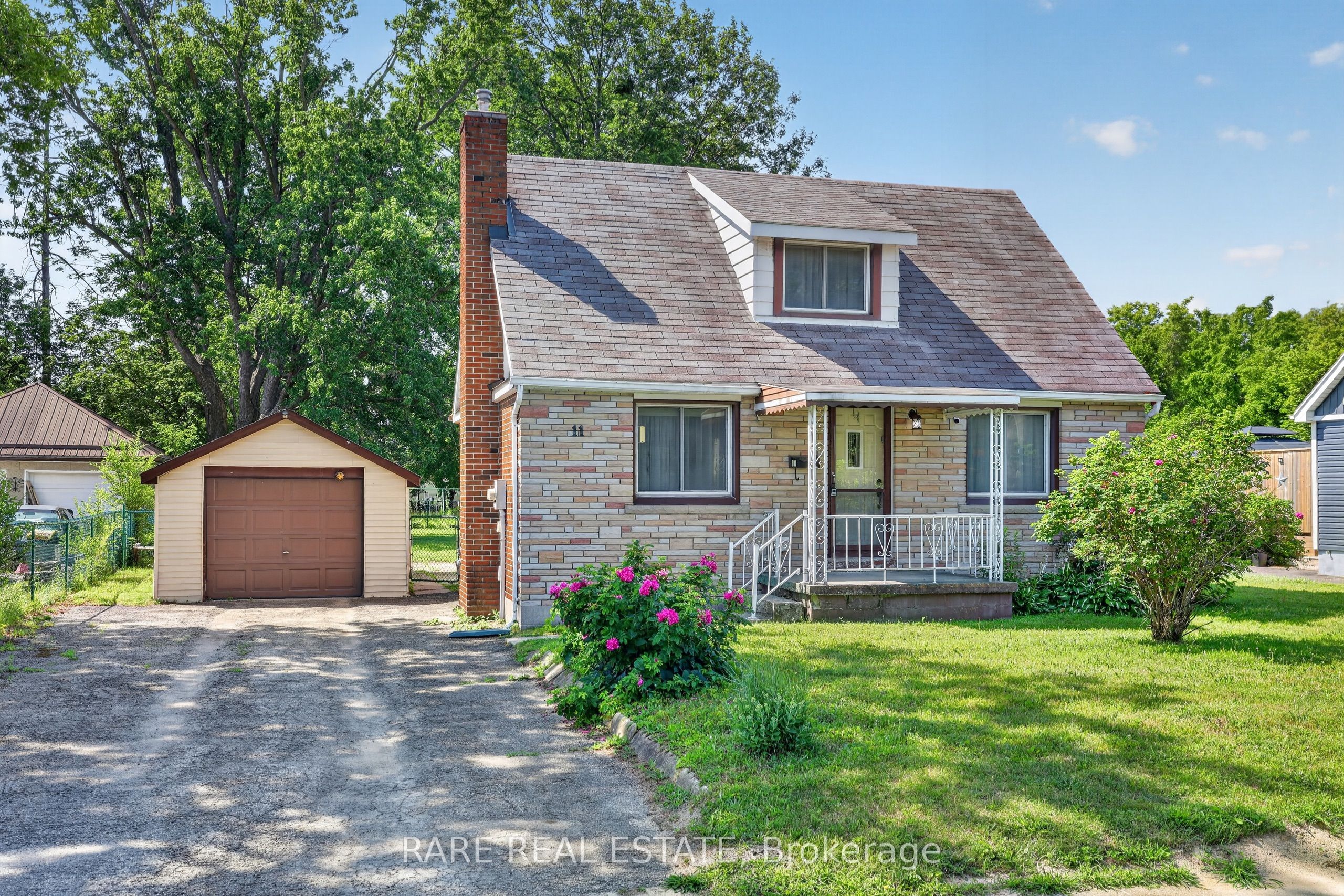 11 Wood Street, Barrie, ON L4N 2S9 photo 2