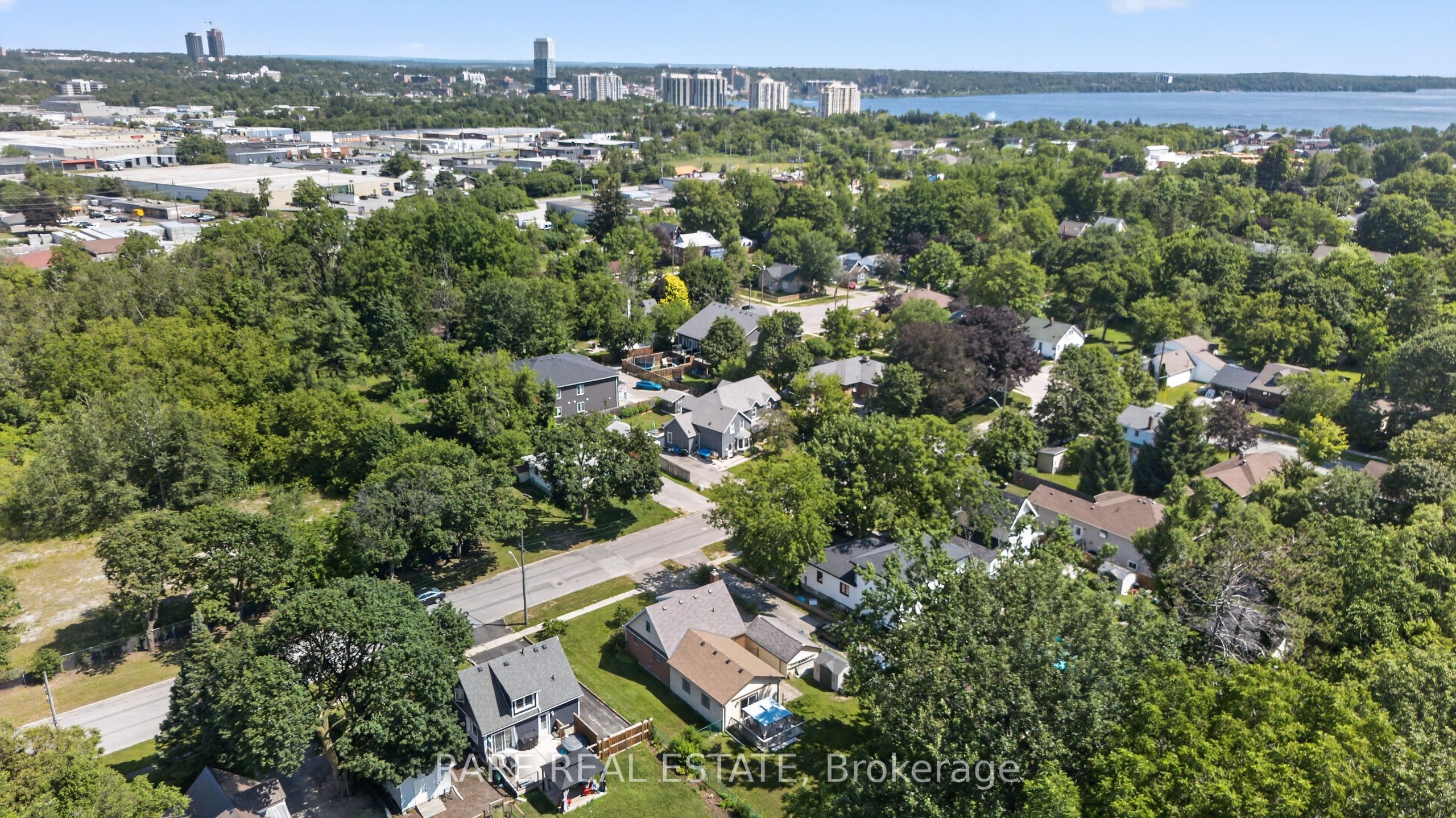 11 Wood Street, Barrie, ON L4N 2S9 photo 4