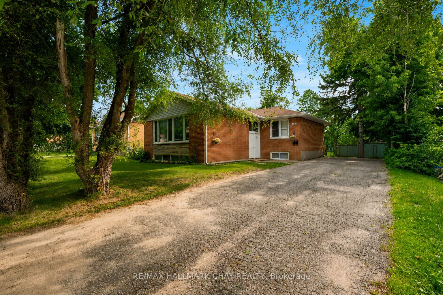254 St Vincent Street, Barrie, ON L4M 3Z8