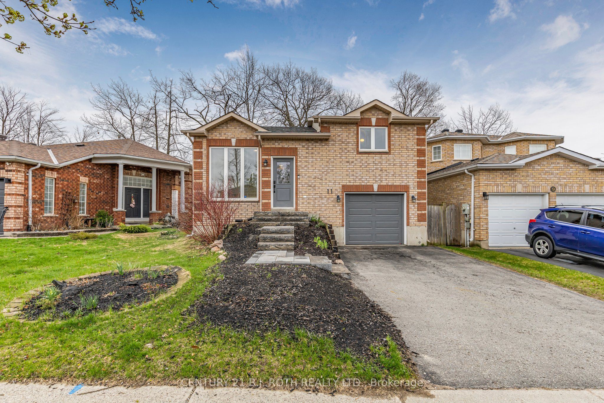 11 Masters Drive, Barrie, ON L4M 6W4 photo 2